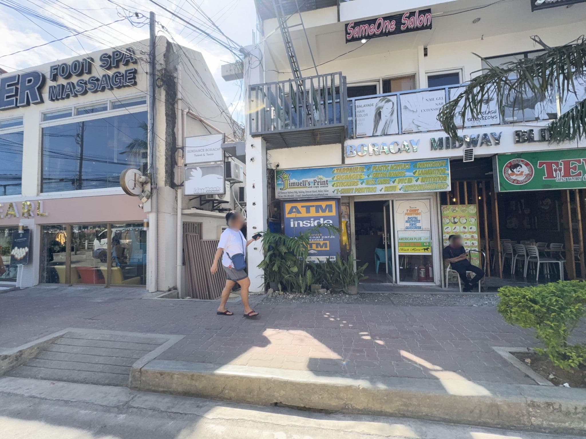 Street view near Boracay Box and Ladder Hostel, Balabag — © filipb (CC BY-SA · Mapillary)