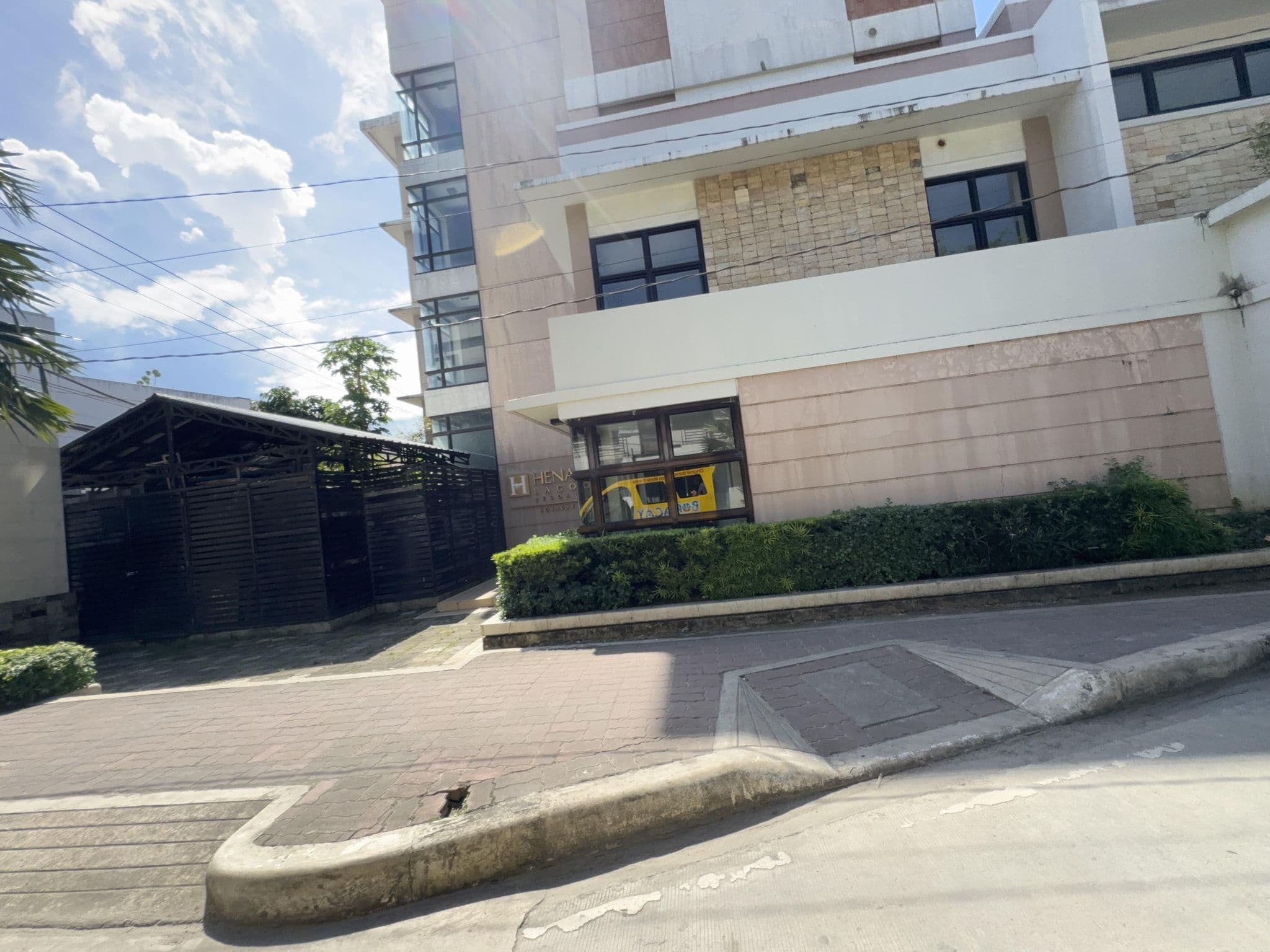 Street view near Henann Park Resort Boracay, Yapak — © filipb (CC BY-SA · Mapillary)