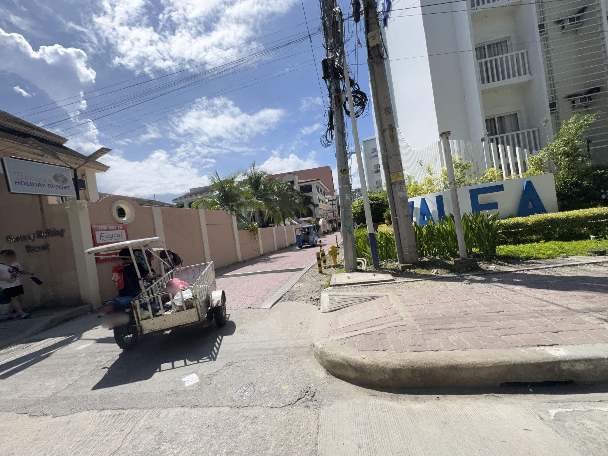 Street view near Azalea Hotels and Residences Boracay, Yapak — © filipb (CC BY-SA · Mapillary)