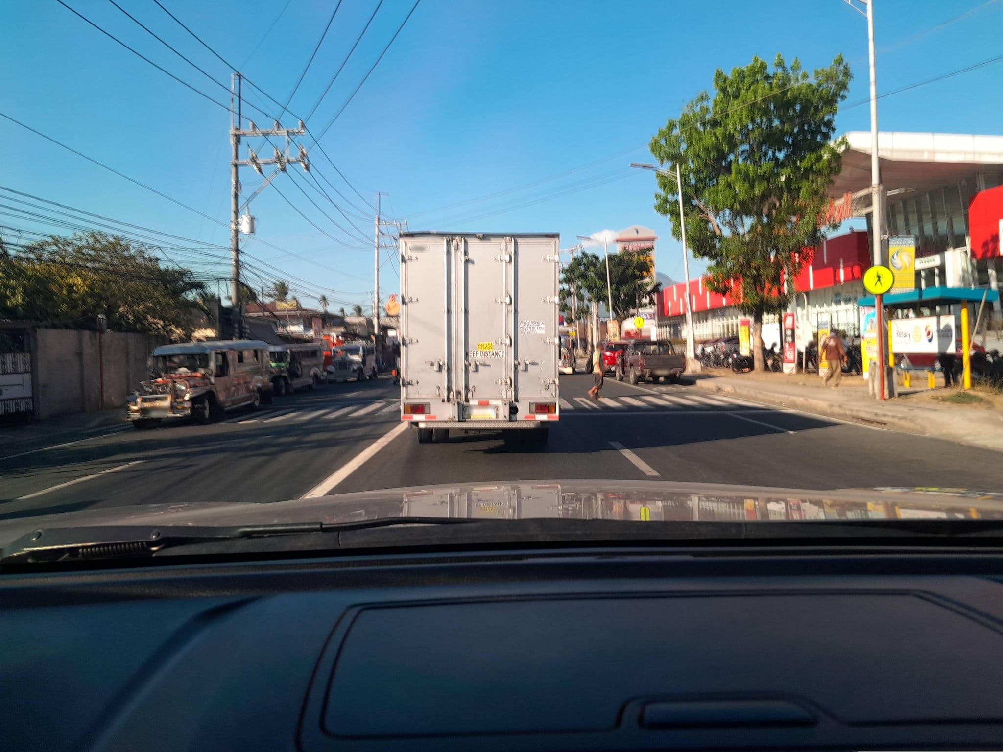 Street view near golden leaf hotel, Lalig — © ericb1983 (CC BY-SA · Mapillary)