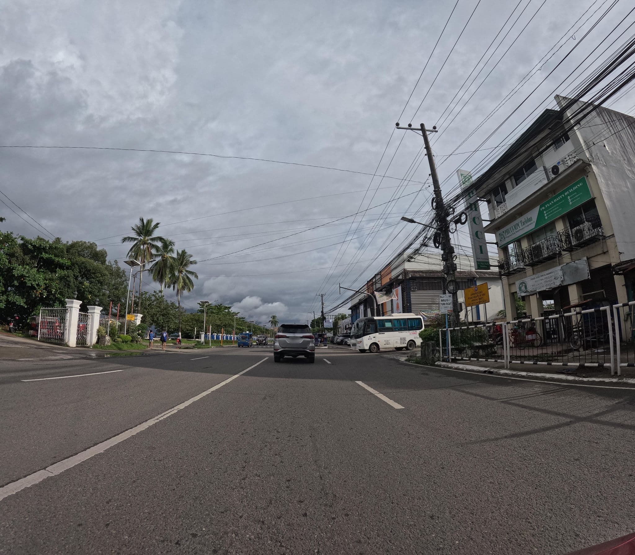 Street view near Hotel Estrella, Tacloban — © feyeandal (CC BY-SA · Mapillary)