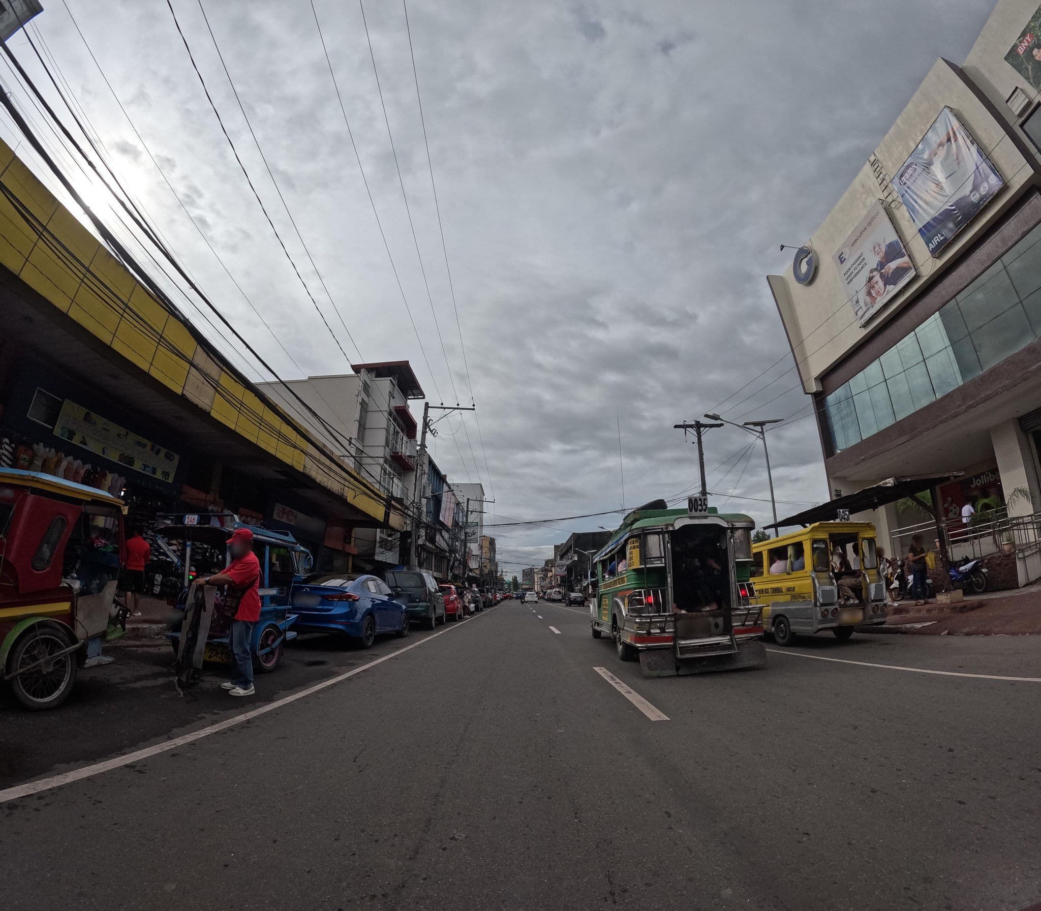 Street view near Quarterhouse Pensione, Tacloban — © feyeandal (CC BY-SA · Mapillary)