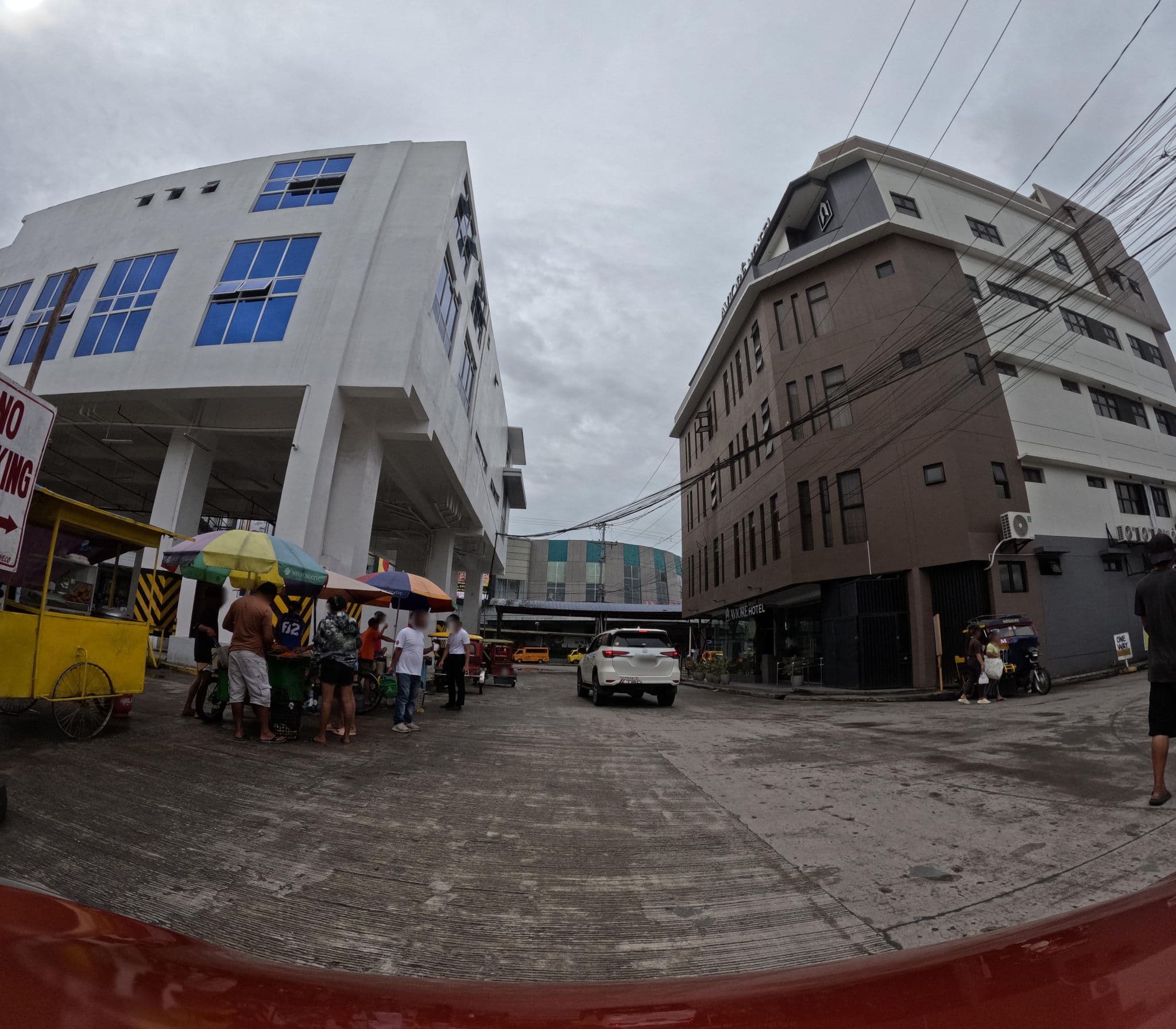 Street view near Avior Hotel, Tacloban — © DyniseLira (CC BY-SA · Mapillary)