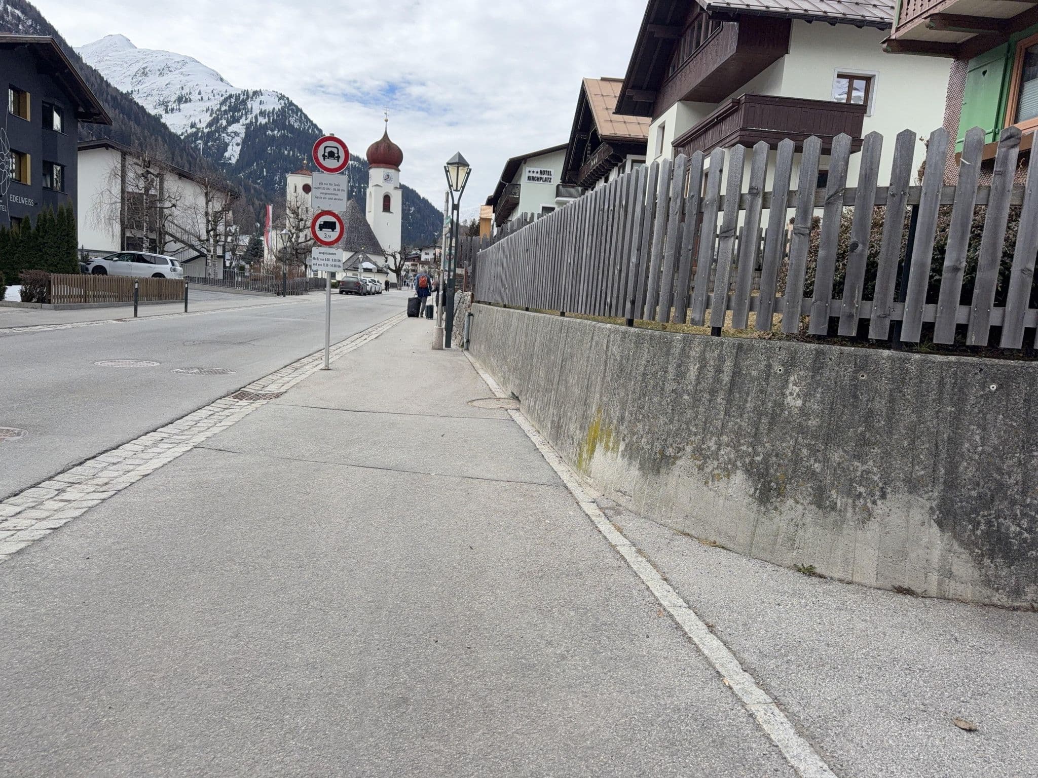 Street view near Edelweiss, St Anton am Arlberg — © RSTQ (CC BY-SA · Mapillary)
