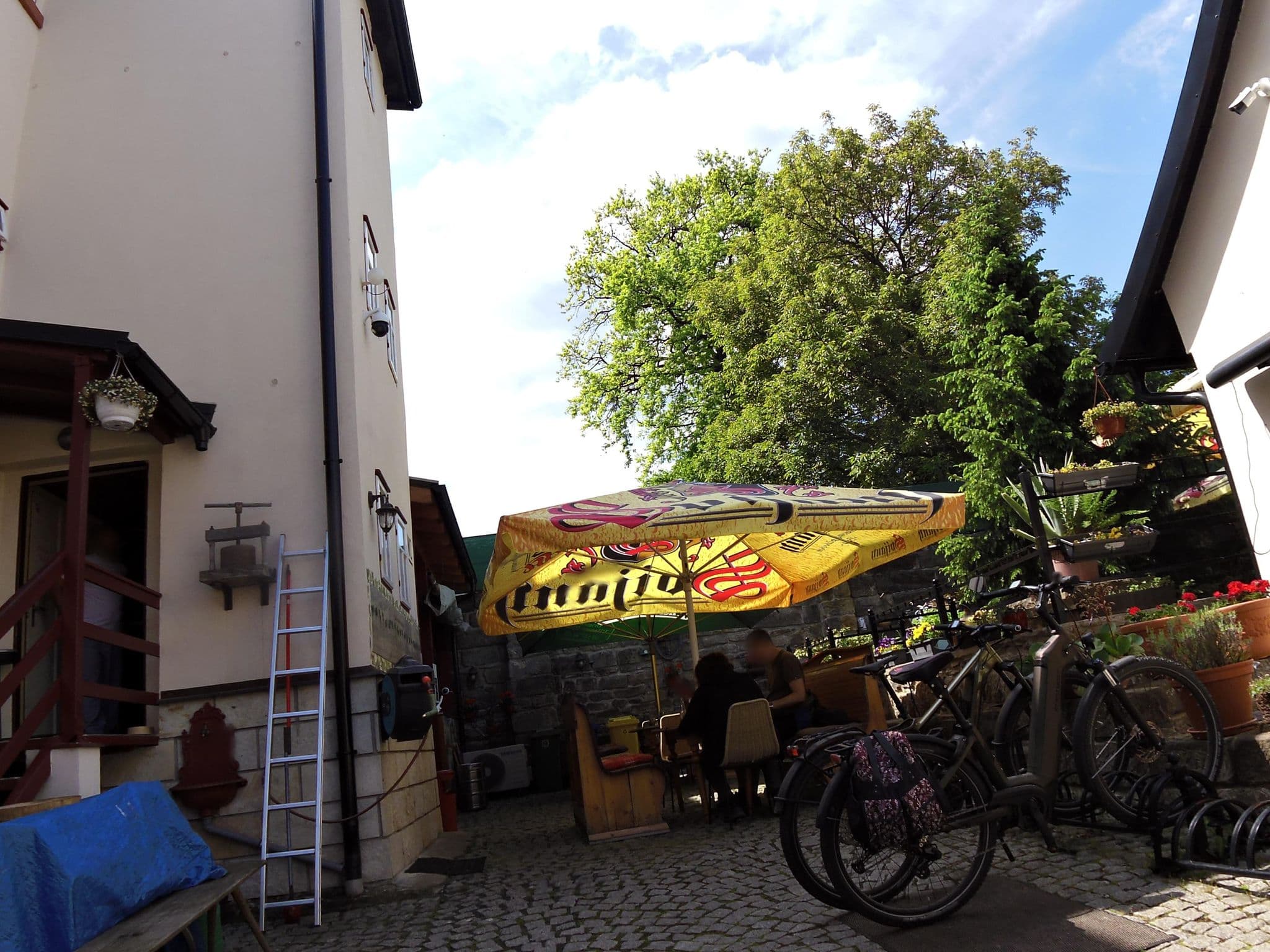 Street view near AVe Ubytováni, Dolní Podluží — © fell3 (CC BY-SA · Mapillary)