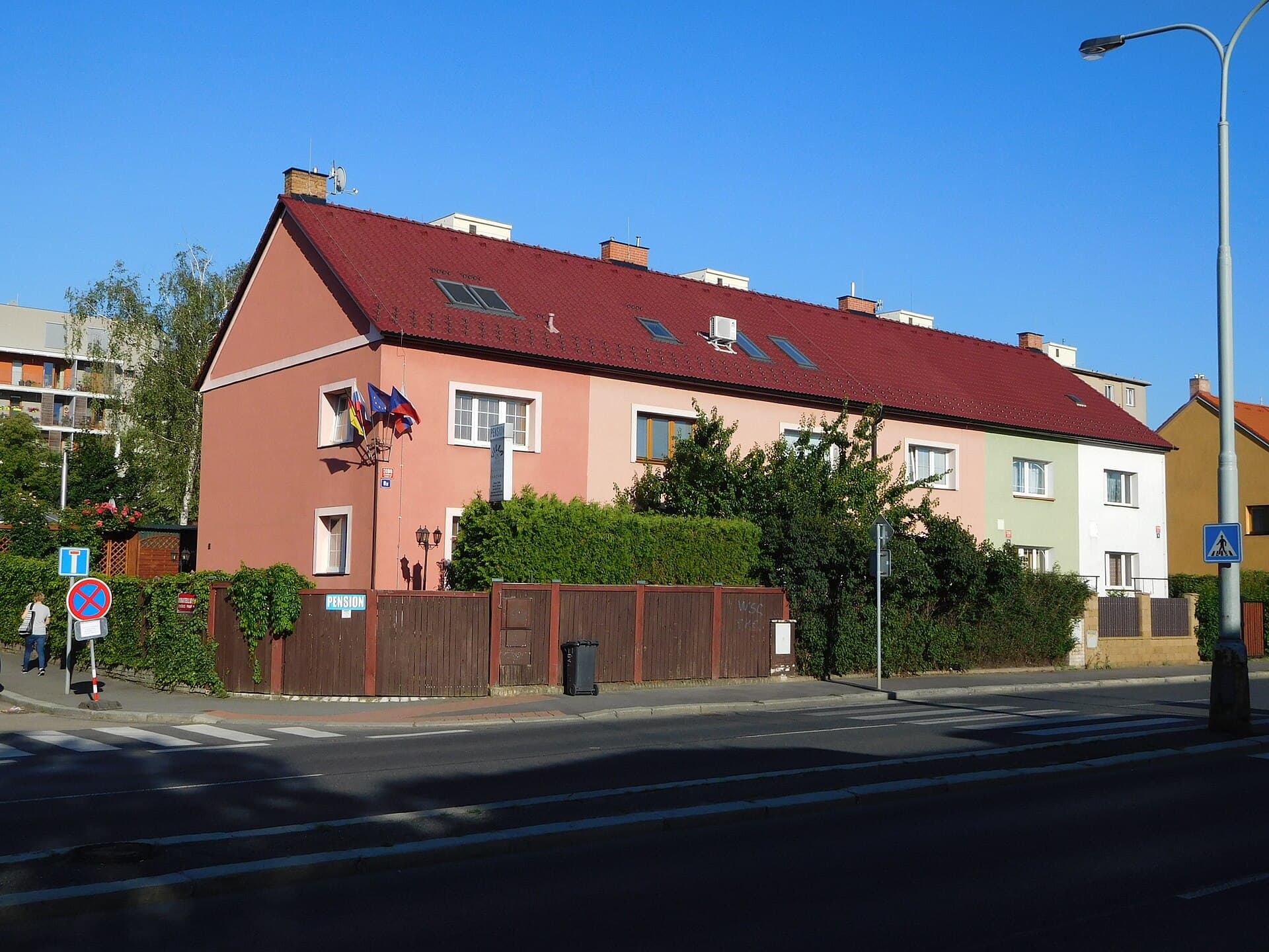 Villa Marit (via Wikimedia Commons, CC BY-SA 3.0)