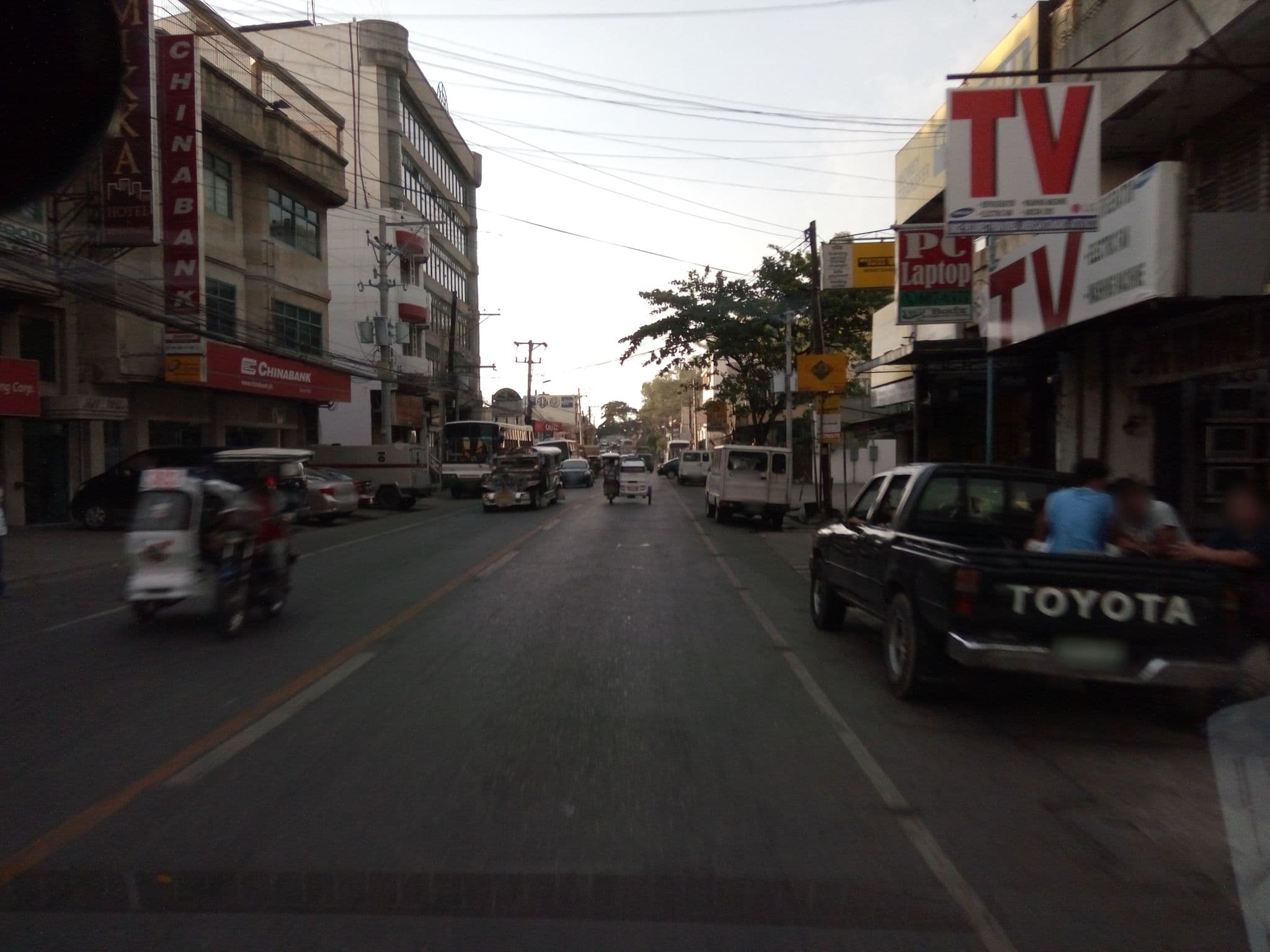 Street view near Hotel Tobias, Paringao — © asdfasdf0987 (CC BY-SA · Mapillary)
