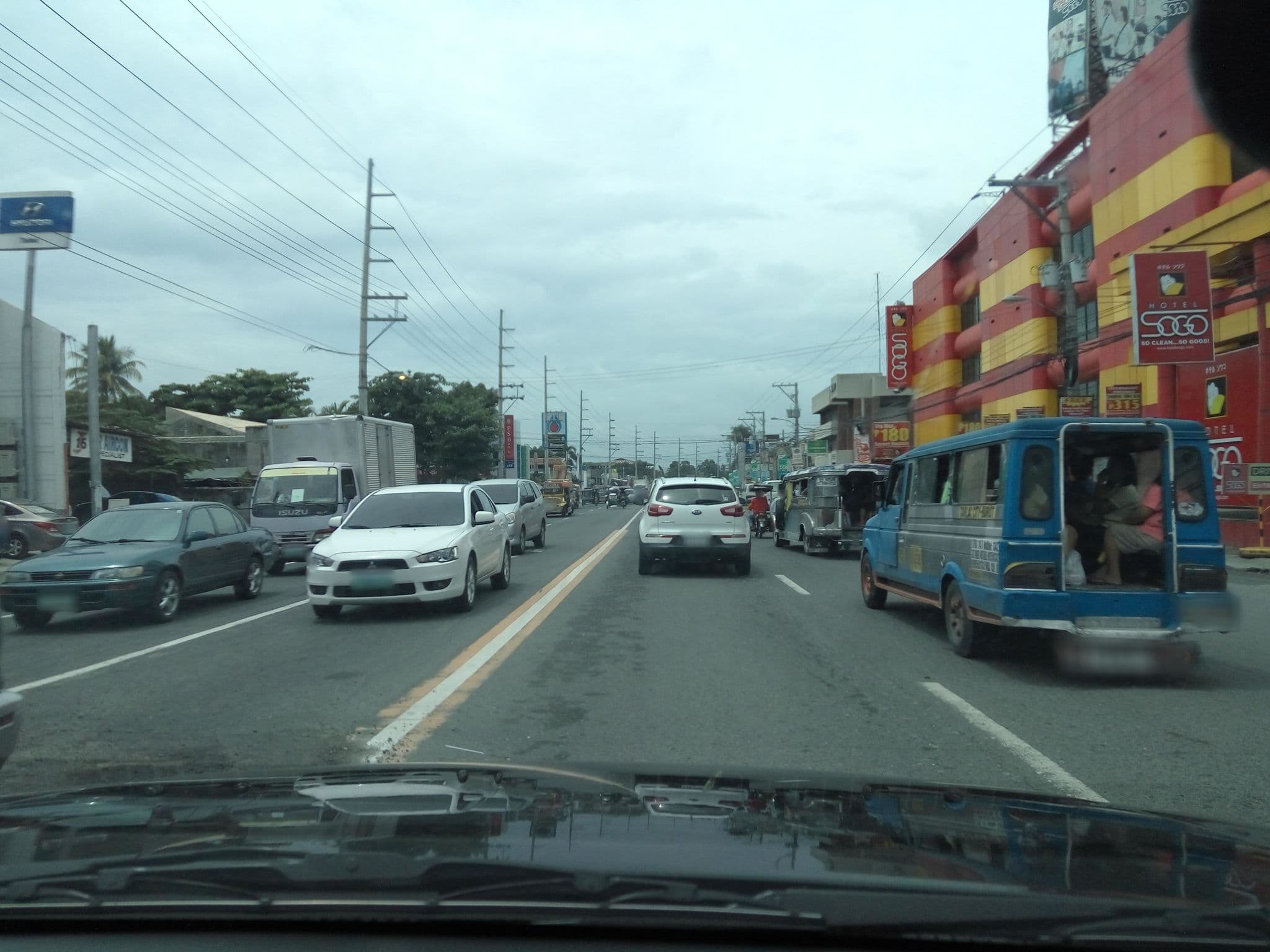 Street view near SOGO Hotel, Tarlac City — © asdfasdf0986 (CC BY-SA · Mapillary)