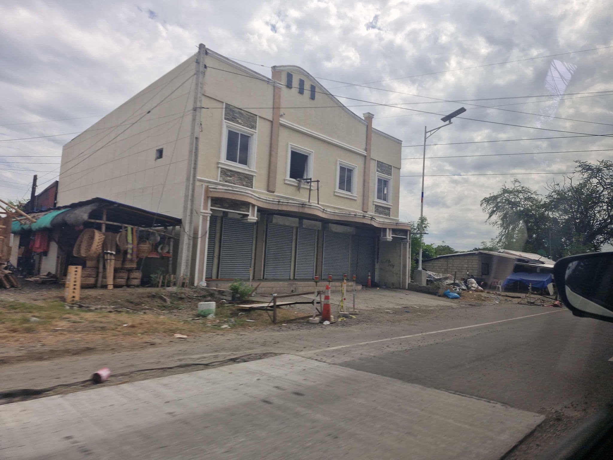 Street view near Vybe Hotel, Laoag — © Yivan000 (CC BY-SA · Mapillary)