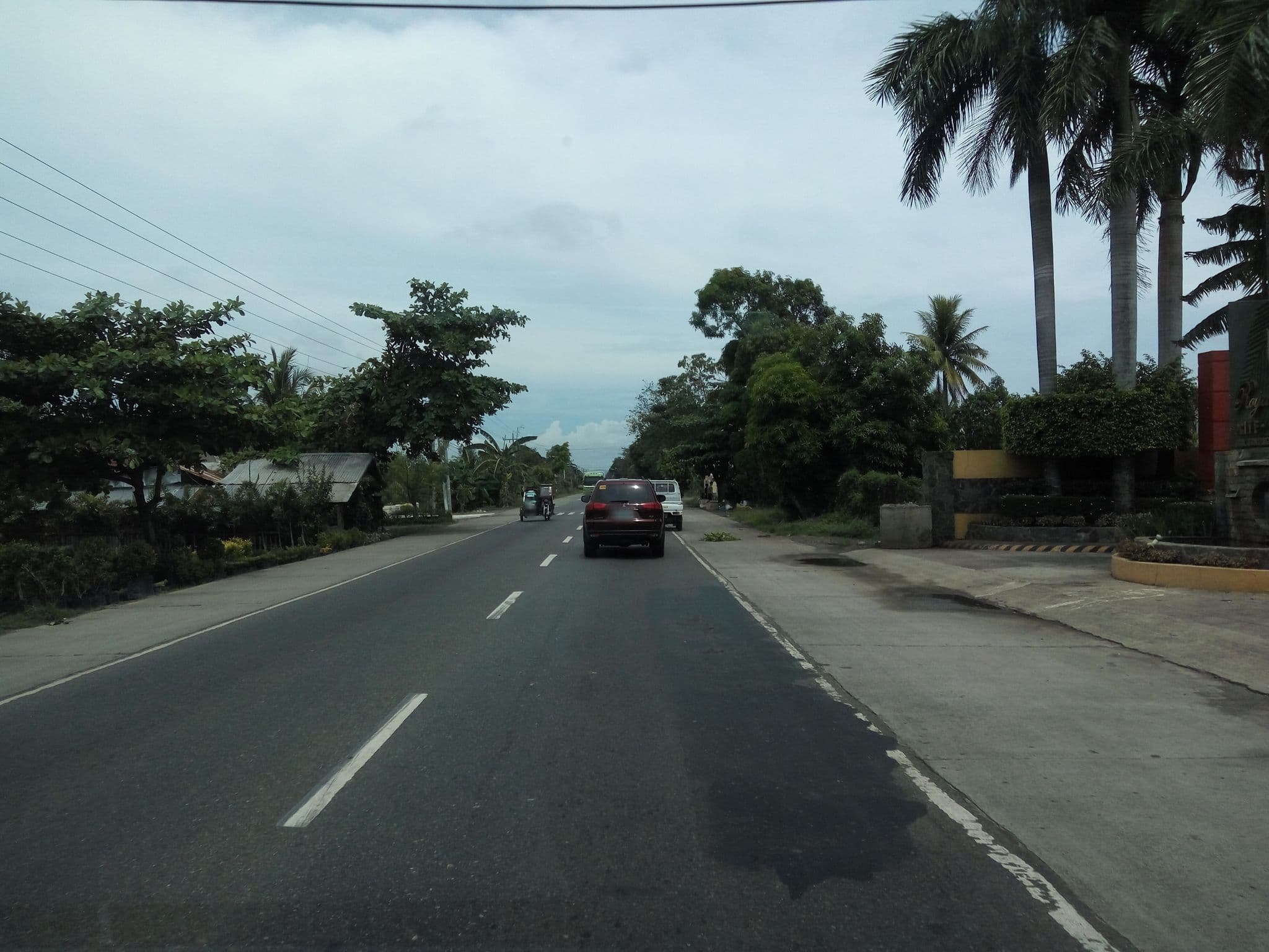 Street view near Royal Palm Hotel, Santiago, Isabela, Batal — © asdfasdf0986 (CC BY-SA · Mapillary)