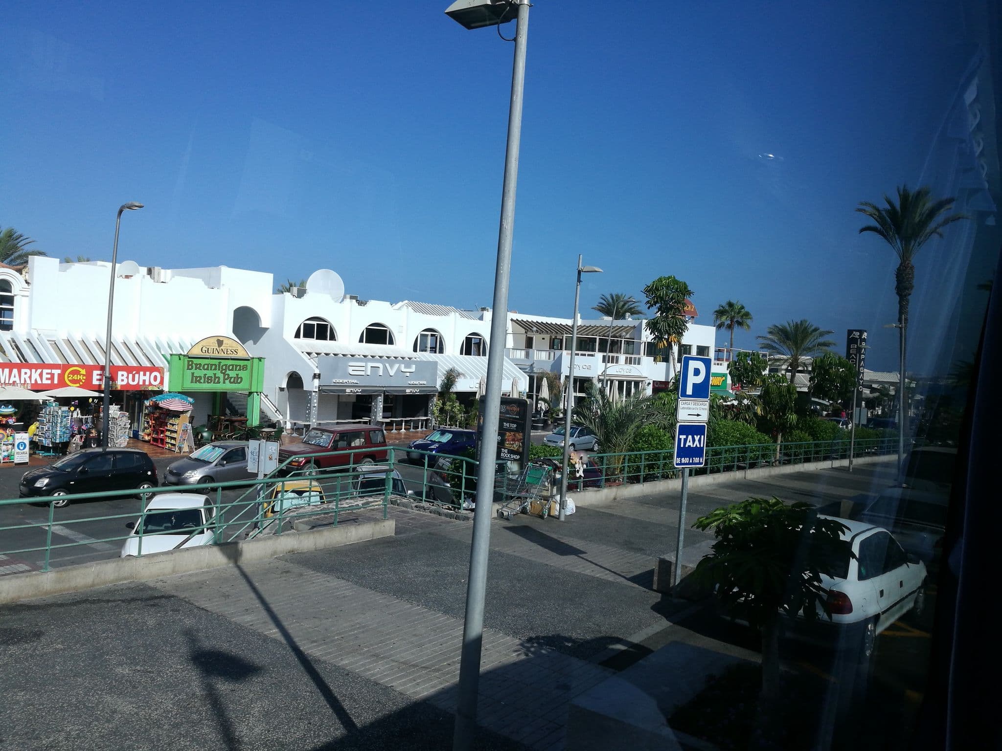 Street view near Playaflor Chill-Out Resort, Playa de las Américas — © rsandu (CC BY-SA · Mapillary)