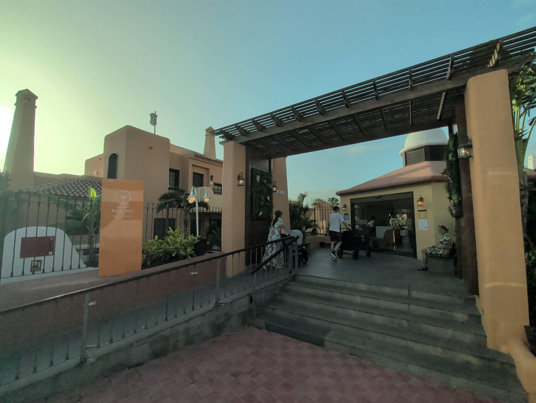 Street view near Dream Hotel Villa Tagoro, Playa de las Américas — © AR88 (CC BY-SA · Mapillary)