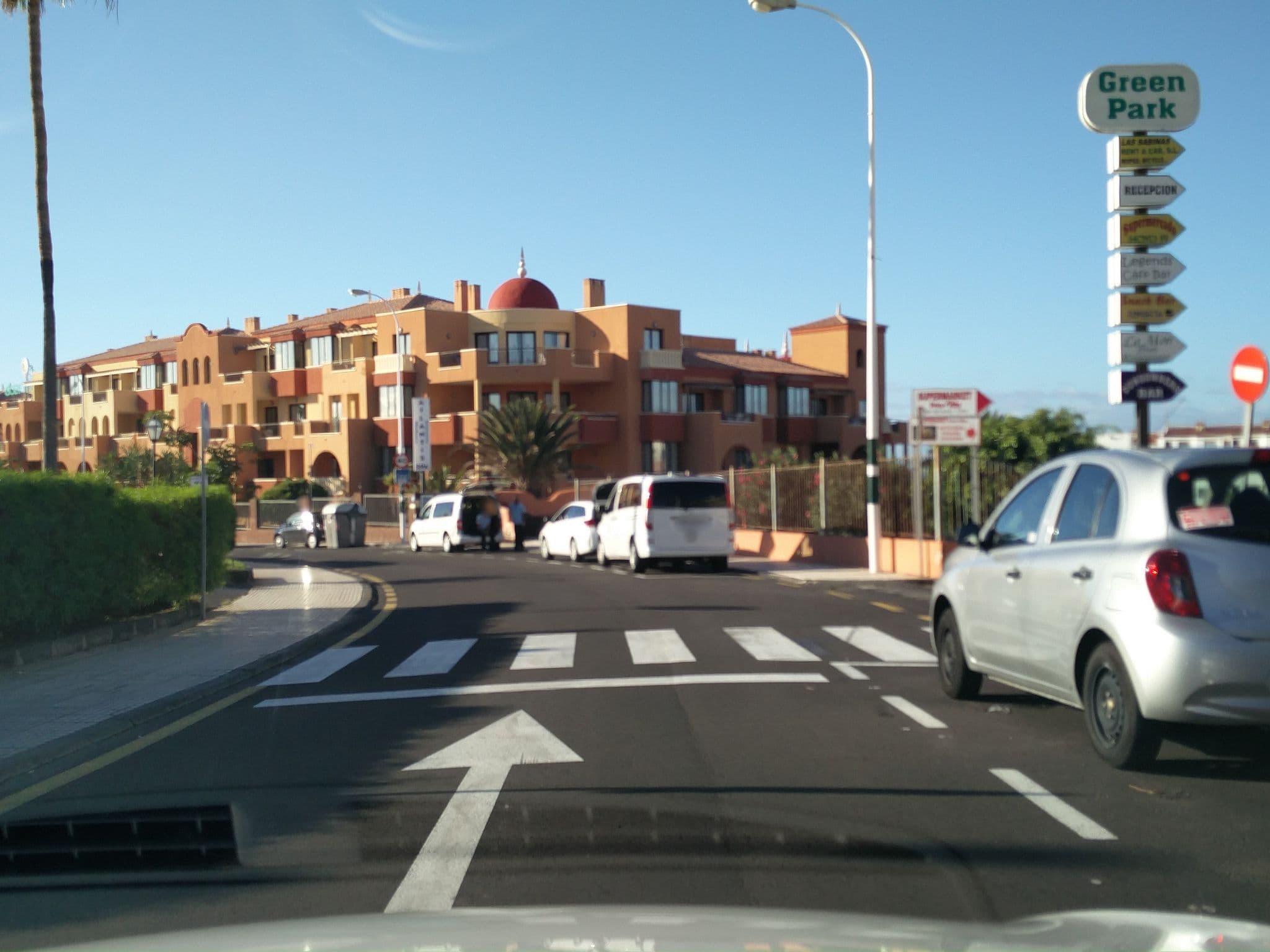 Street view near Green Park, Las Rosas — © jaakl (CC BY-SA · Mapillary)