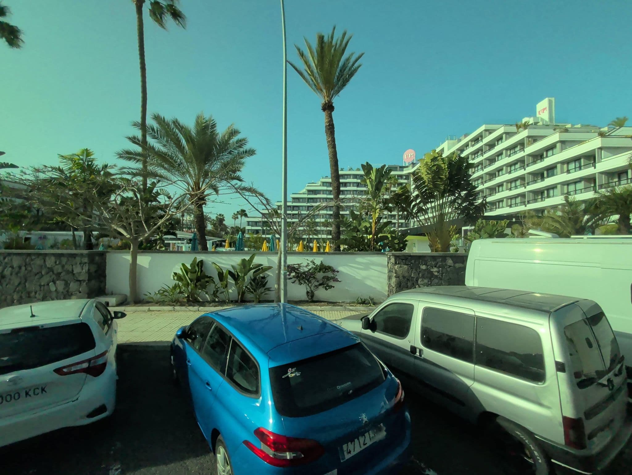 Street view near Swimming Pool, Playa de las Américas — © AR88 (CC BY-SA · Mapillary)