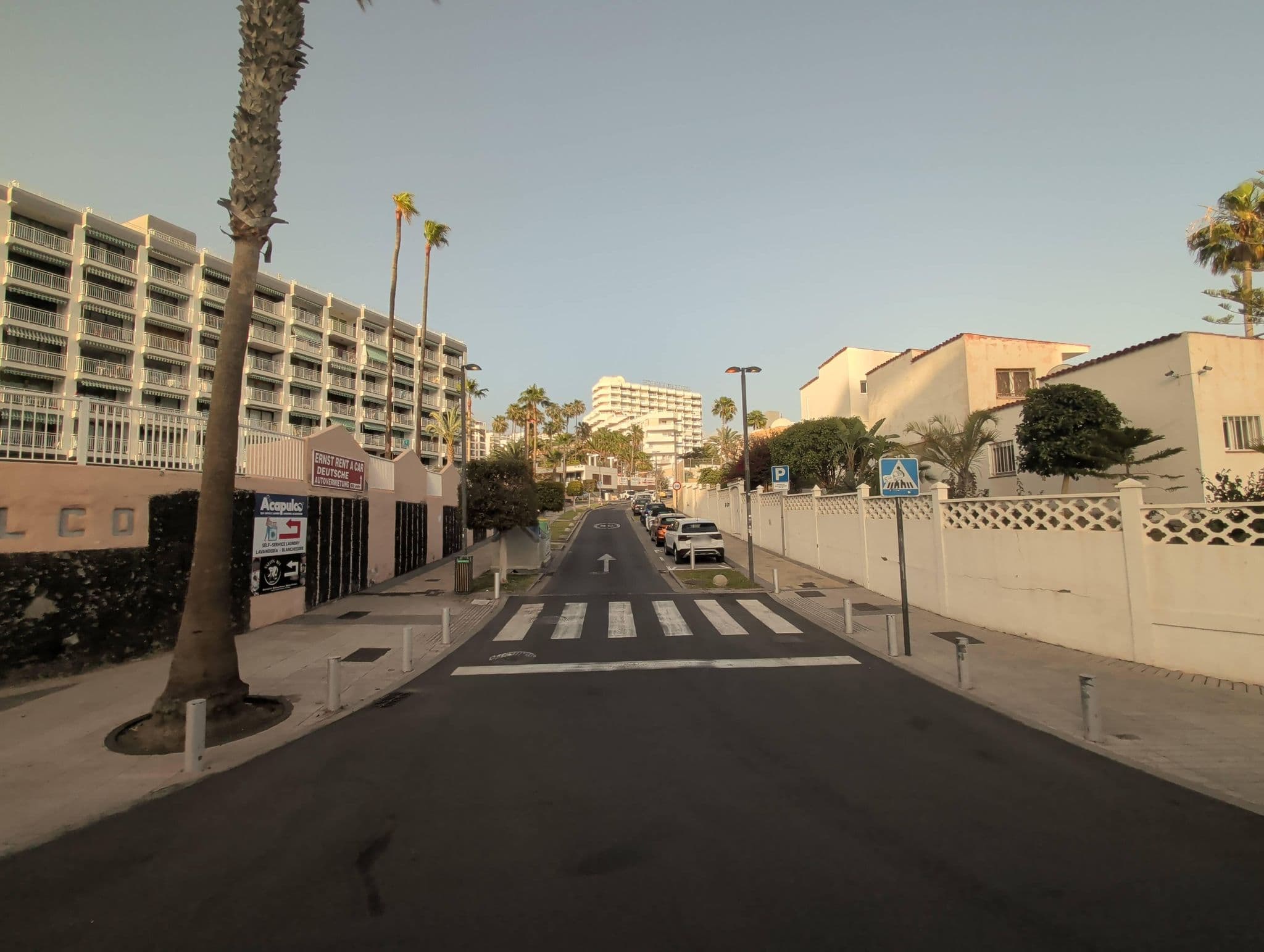Street view near Olympia Aparthotel, Playa de las Américas — © AR88 (CC BY-SA · Mapillary)