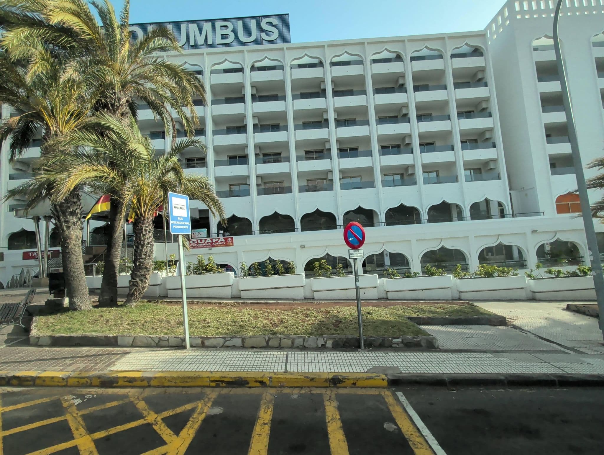 Street view near Columbus Aparthotel Tenerife, Playa de las Américas — © AR88 (CC BY-SA · Mapillary)