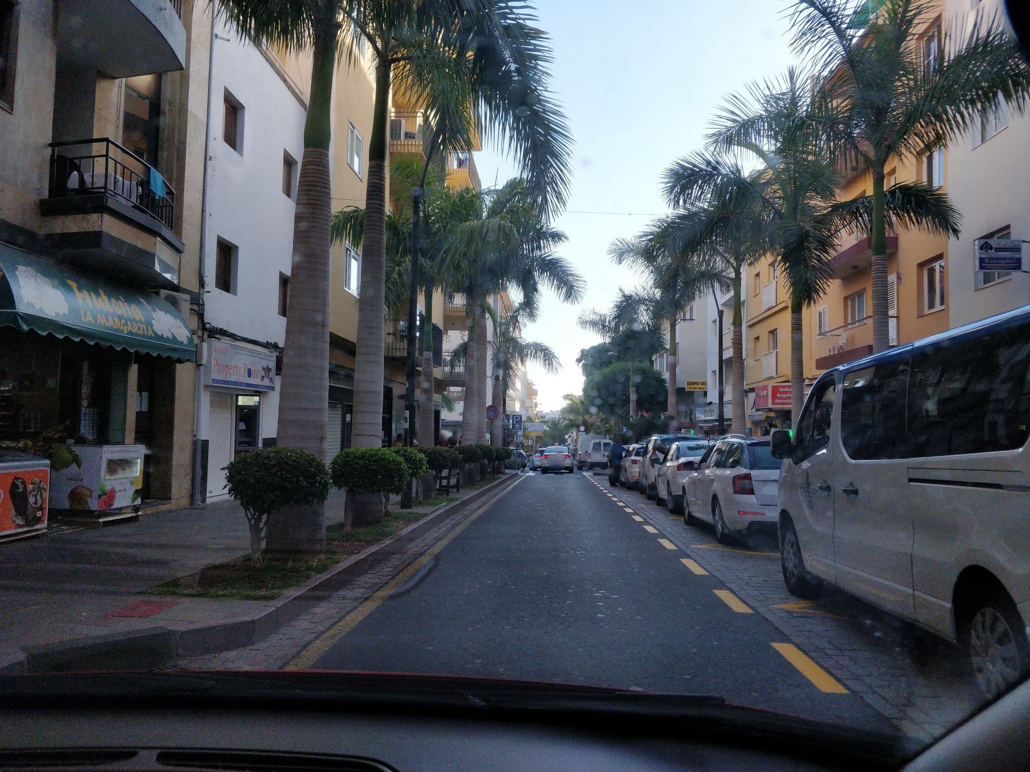 Street view near Hortensia Suites, Playa de las Américas — © cronoser (CC BY-SA · Mapillary)