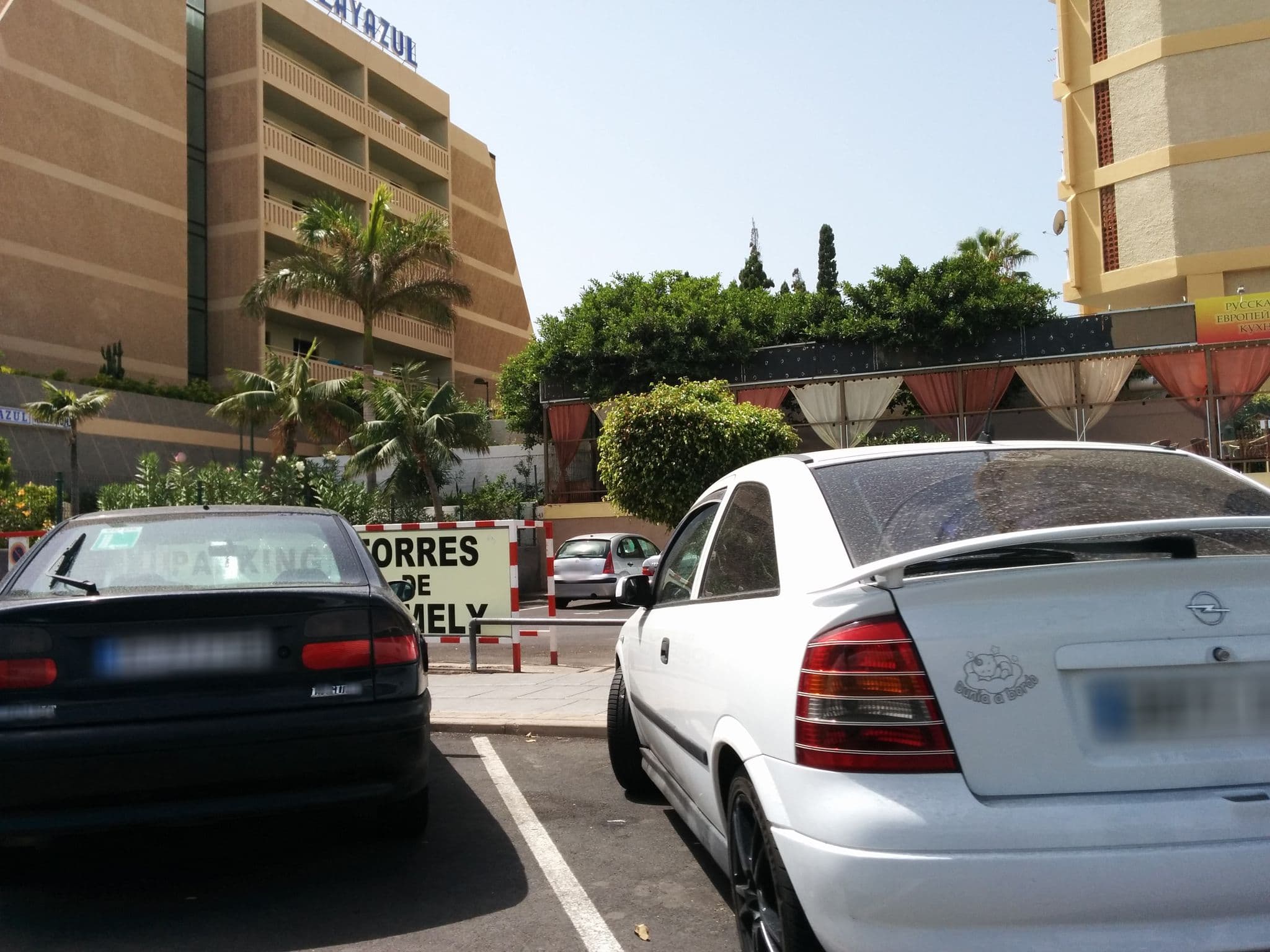Street view near Very Central Apartment, las Americas View, Playa de las Américas — © rutsky (CC BY-SA · Mapillary)