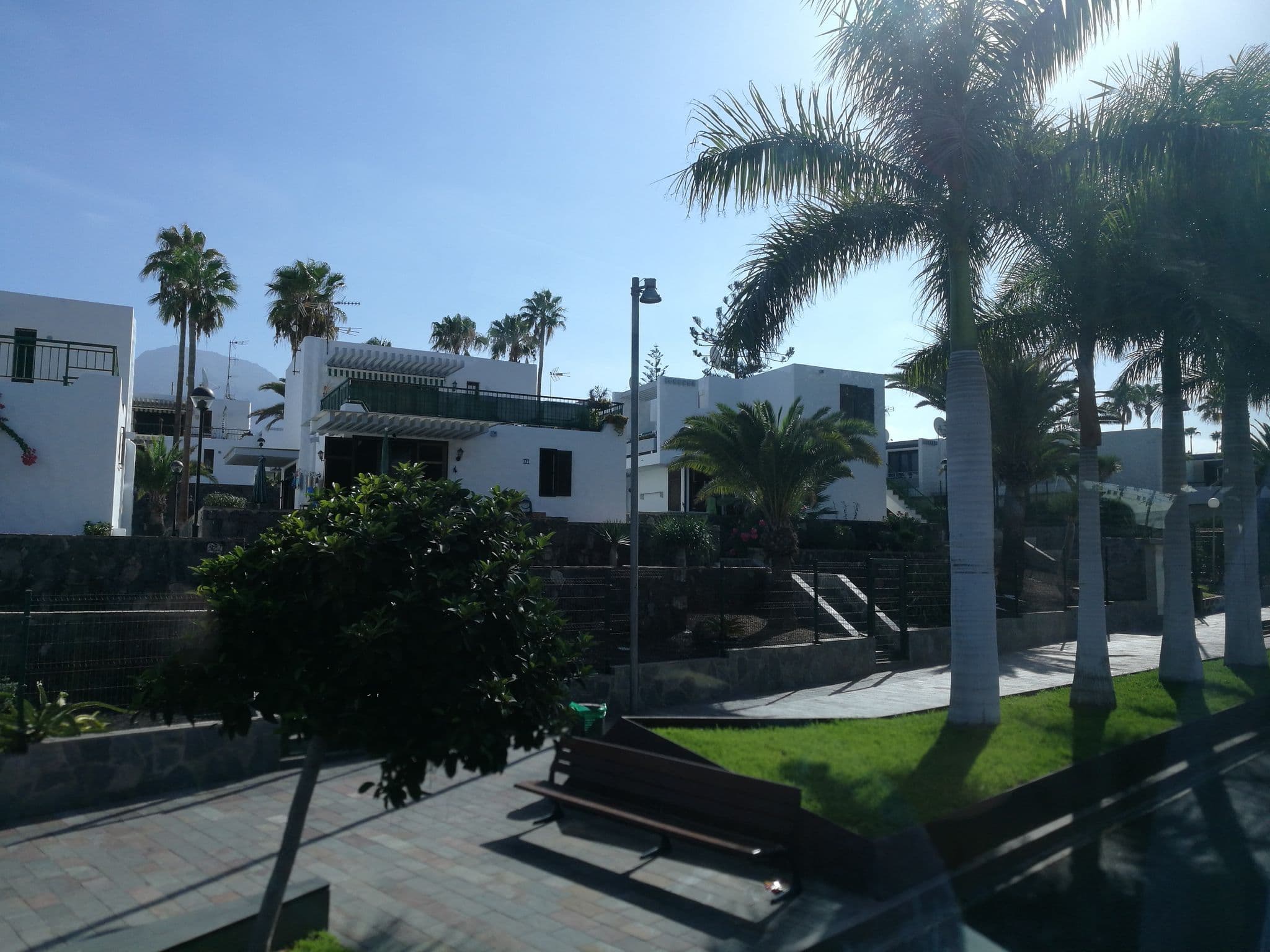 Street view near Palm Beach Hotell, Playa de las Américas — © rsandu (CC BY-SA · Mapillary)