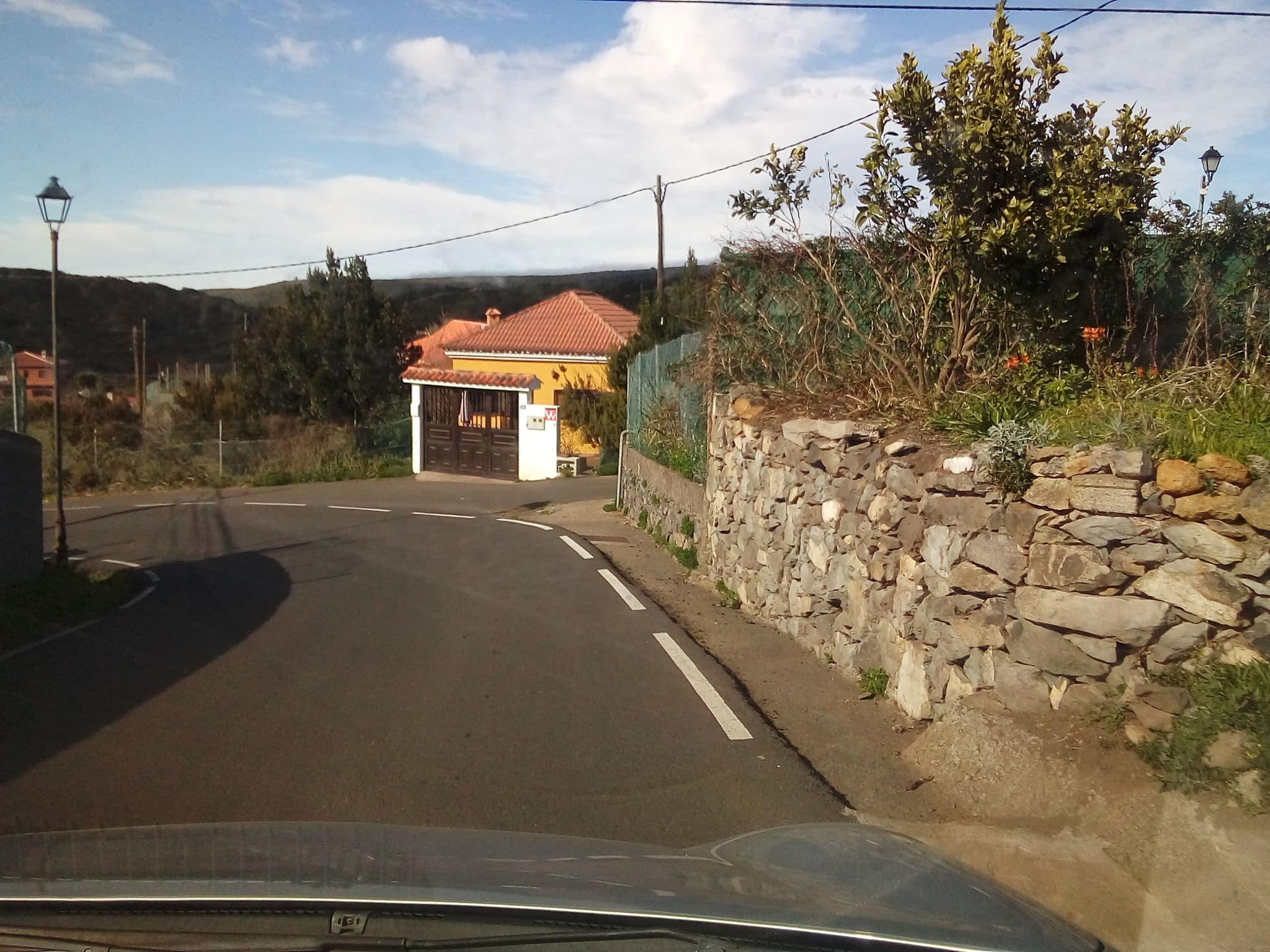 Street view near Jardín Las Hayas (Complejo Rural), Vallehermosa — © sp4rkie (CC BY-SA · Mapillary)