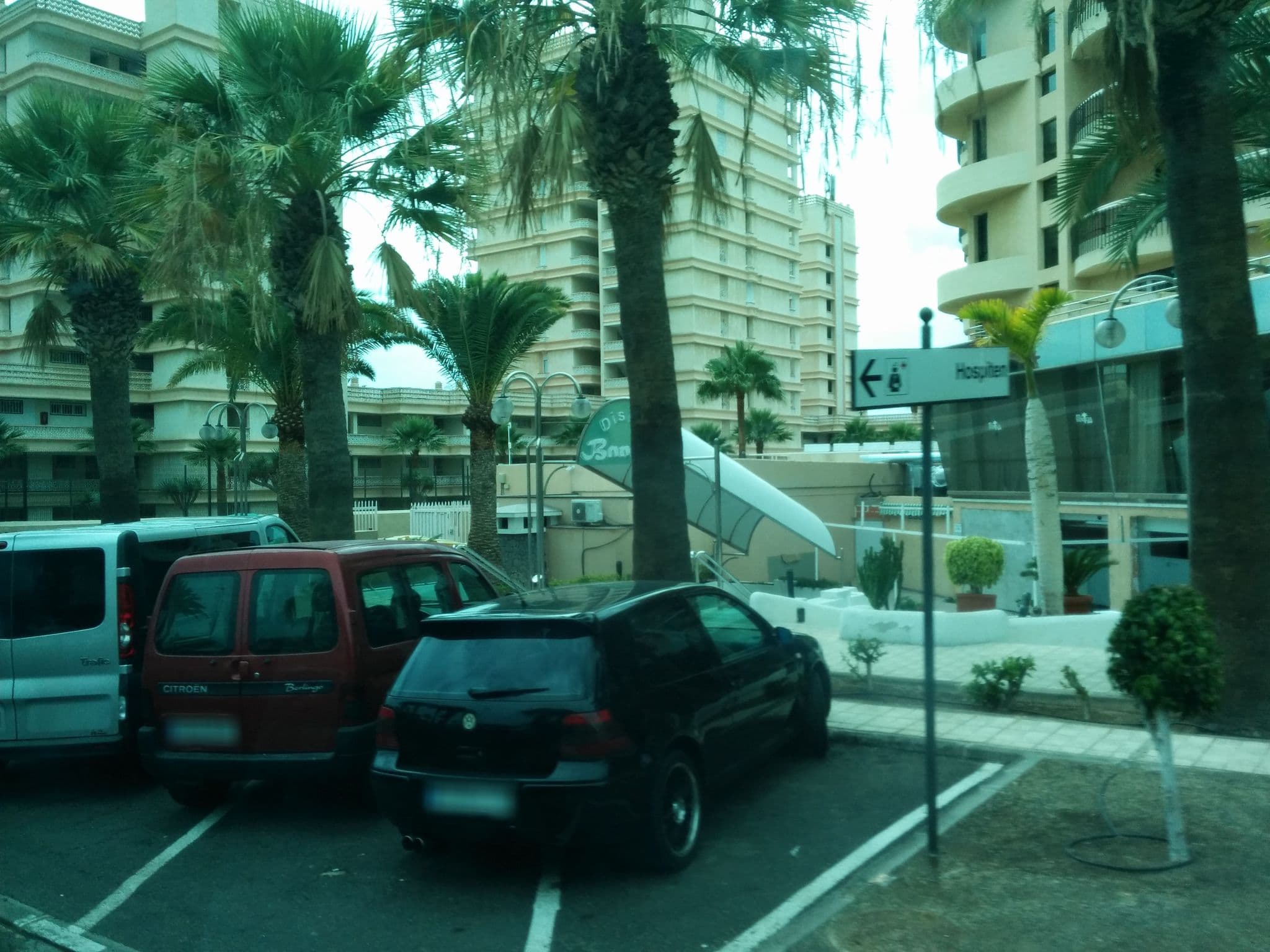 Street view near Coral Beach, Playa de las Américas — © rutsky (CC BY-SA · Mapillary)