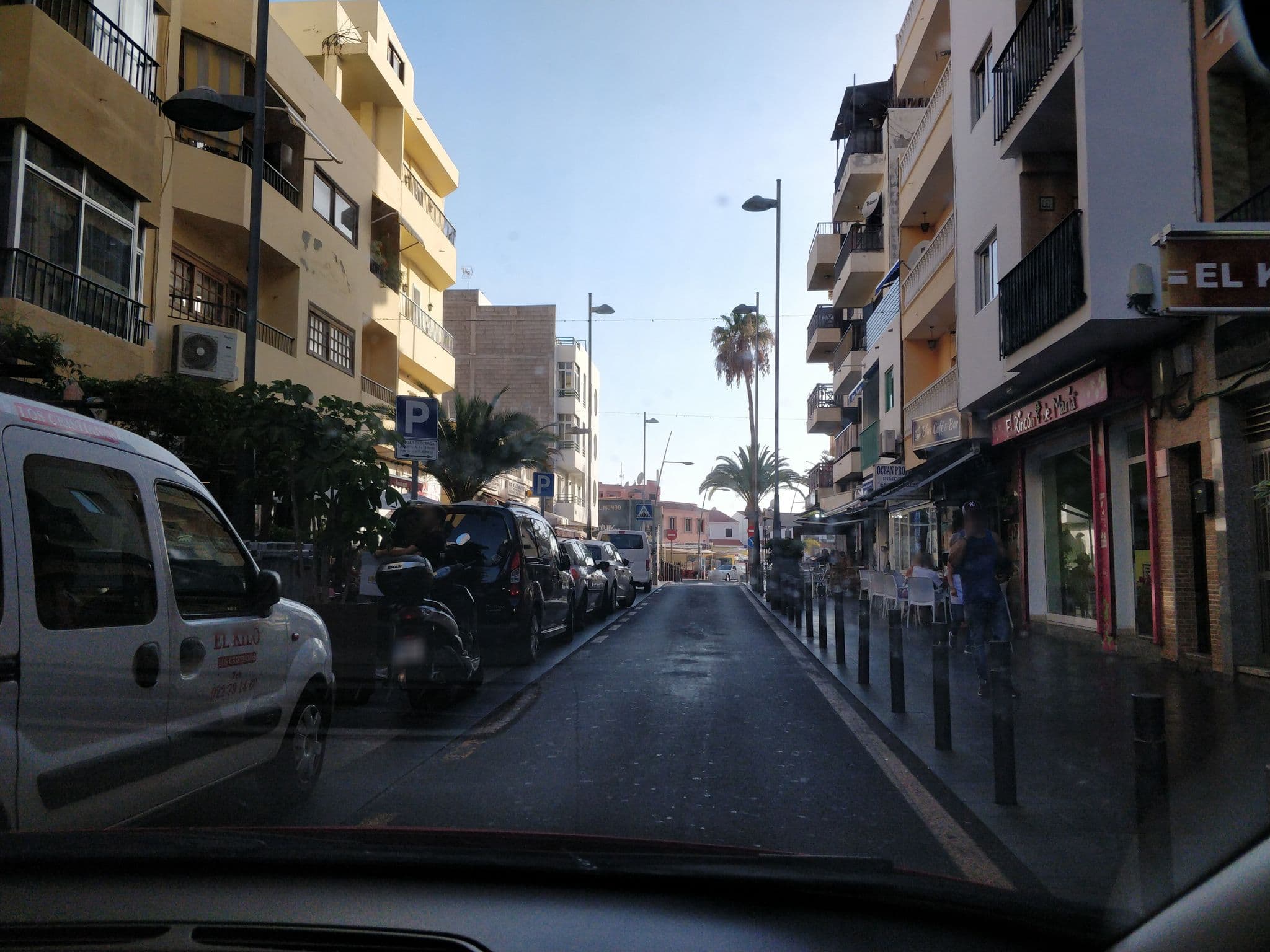 Street view near Edificio El Cardón, Playa de las Américas — © cronoser (CC BY-SA · Mapillary)