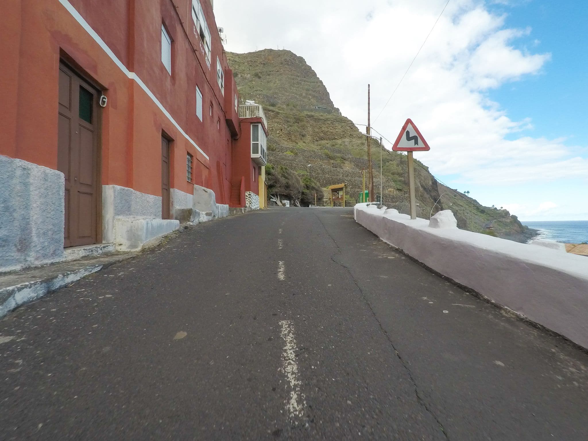 Street view near Apartamentos Playa, Hermigua — © esario (CC BY-SA · Mapillary)