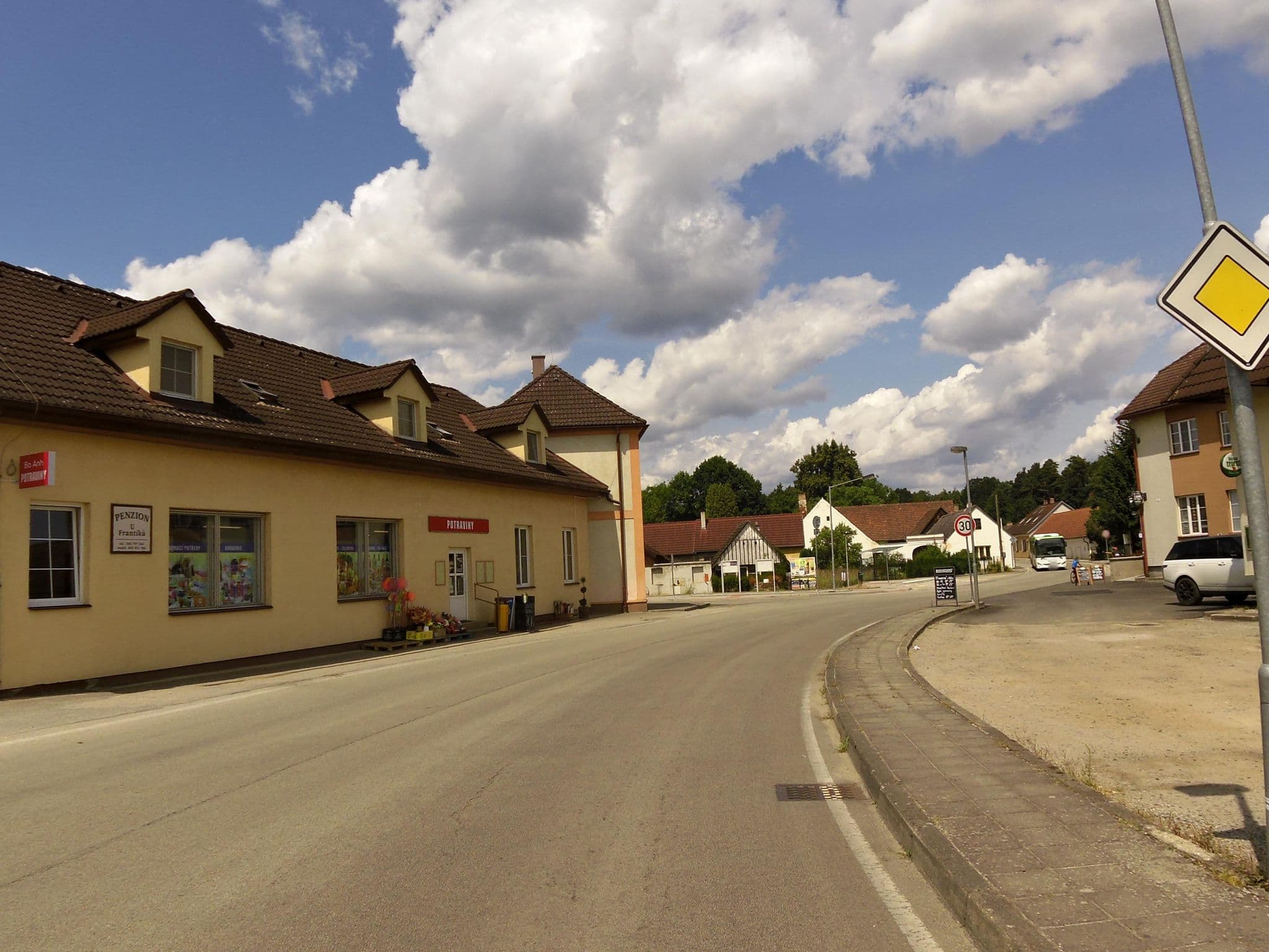 Street view near Hamr, Chlum u Třeboně — © fell3 (CC BY-SA · Mapillary)