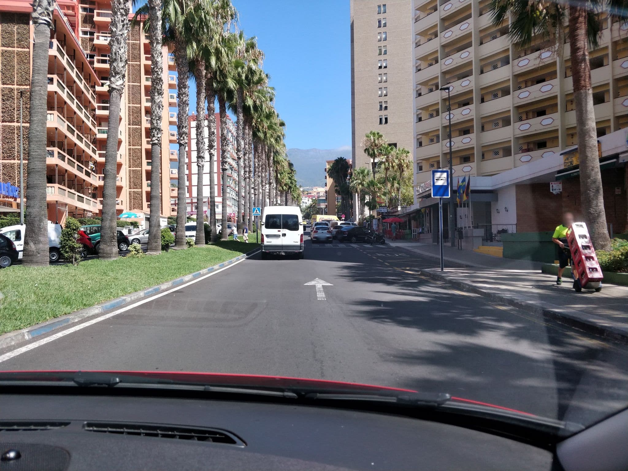 Street view near Apartamentos Valle Luz, Puerto de la Cruz — © cronoser (CC BY-SA · Mapillary)