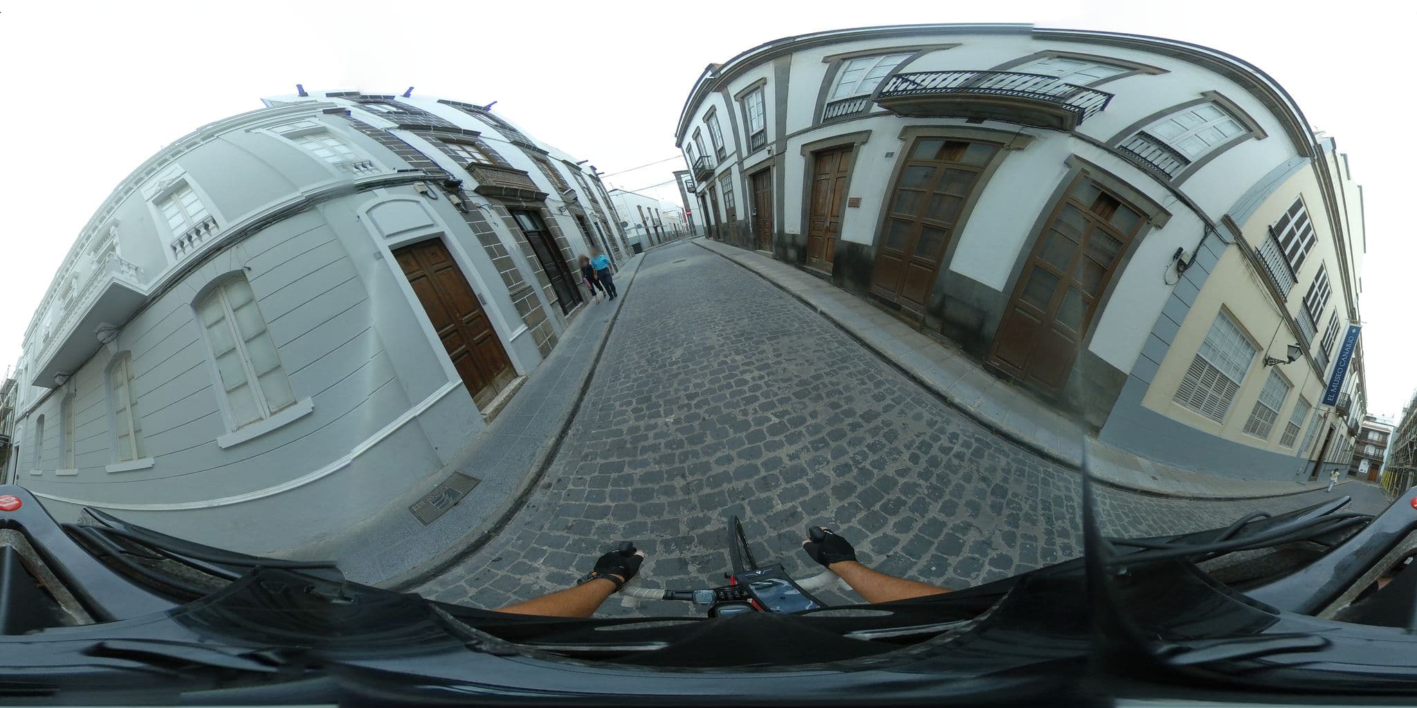 Street view near albergue juvenil, Las Palmas de Gran Canaria — © javiersanp (CC BY-SA · Mapillary)