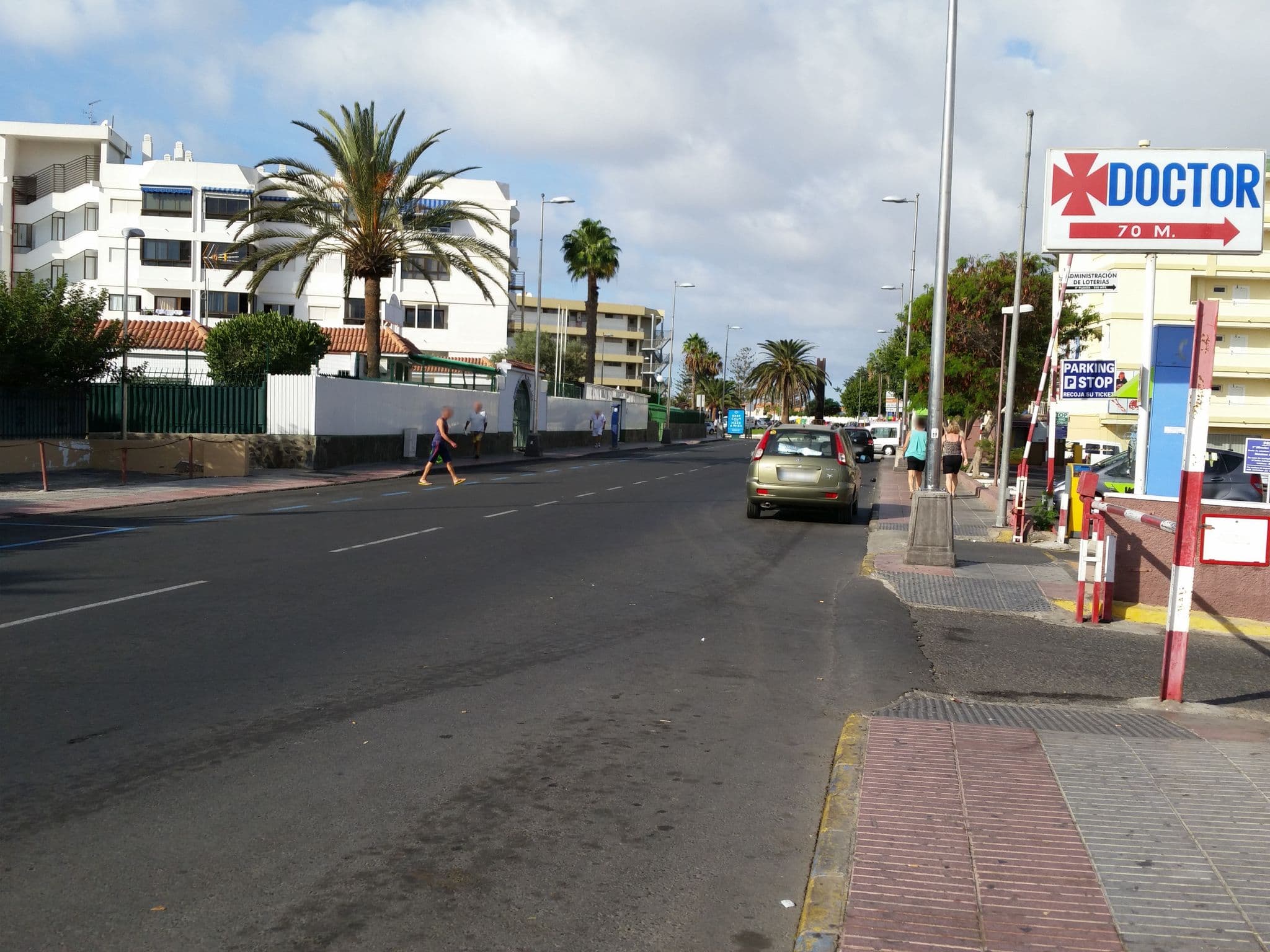 Street view near Nayra Pool, Playa del Ingles — © taxen (CC BY-SA · Mapillary)