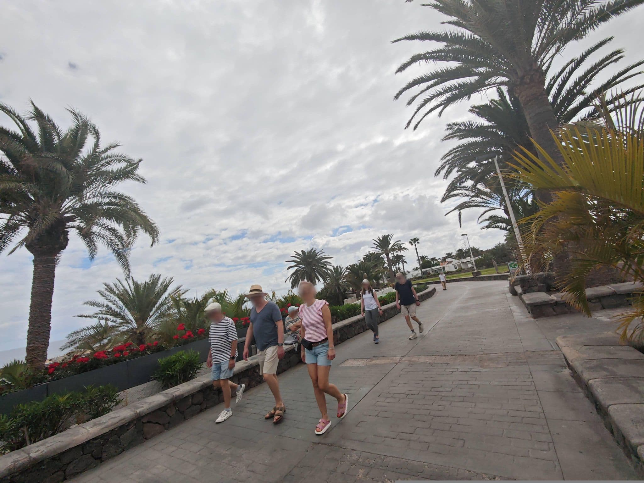 Street view near Apartamentos Santa Monica, Playa del Ingles — © qungo (CC BY-SA · Mapillary)