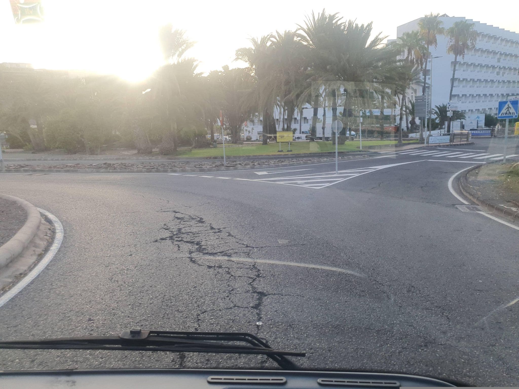 Street view near de kamer, Playa del Ingles — © Ianjavier2011 (CC BY-SA · Mapillary)