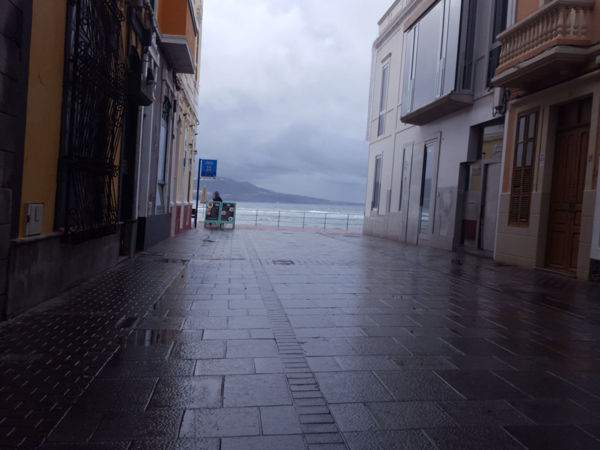 Street view near Big Fish Hostel Las Palmas, Centro — © smoesmoesmoe (CC BY-SA · Mapillary)