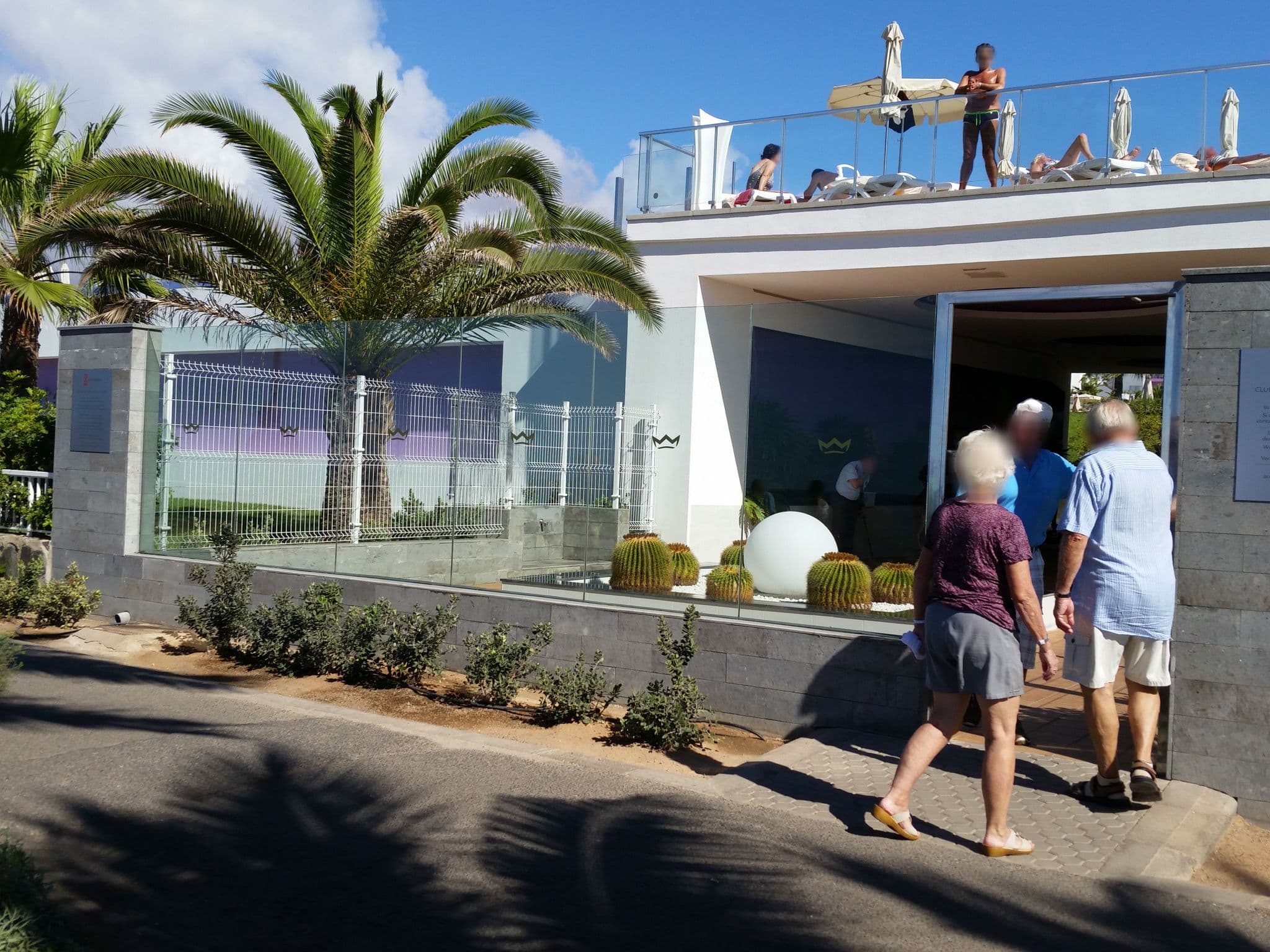 Street view near Riu Infinity Pool, Maspalomas — © taxen (CC BY-SA · Mapillary)
