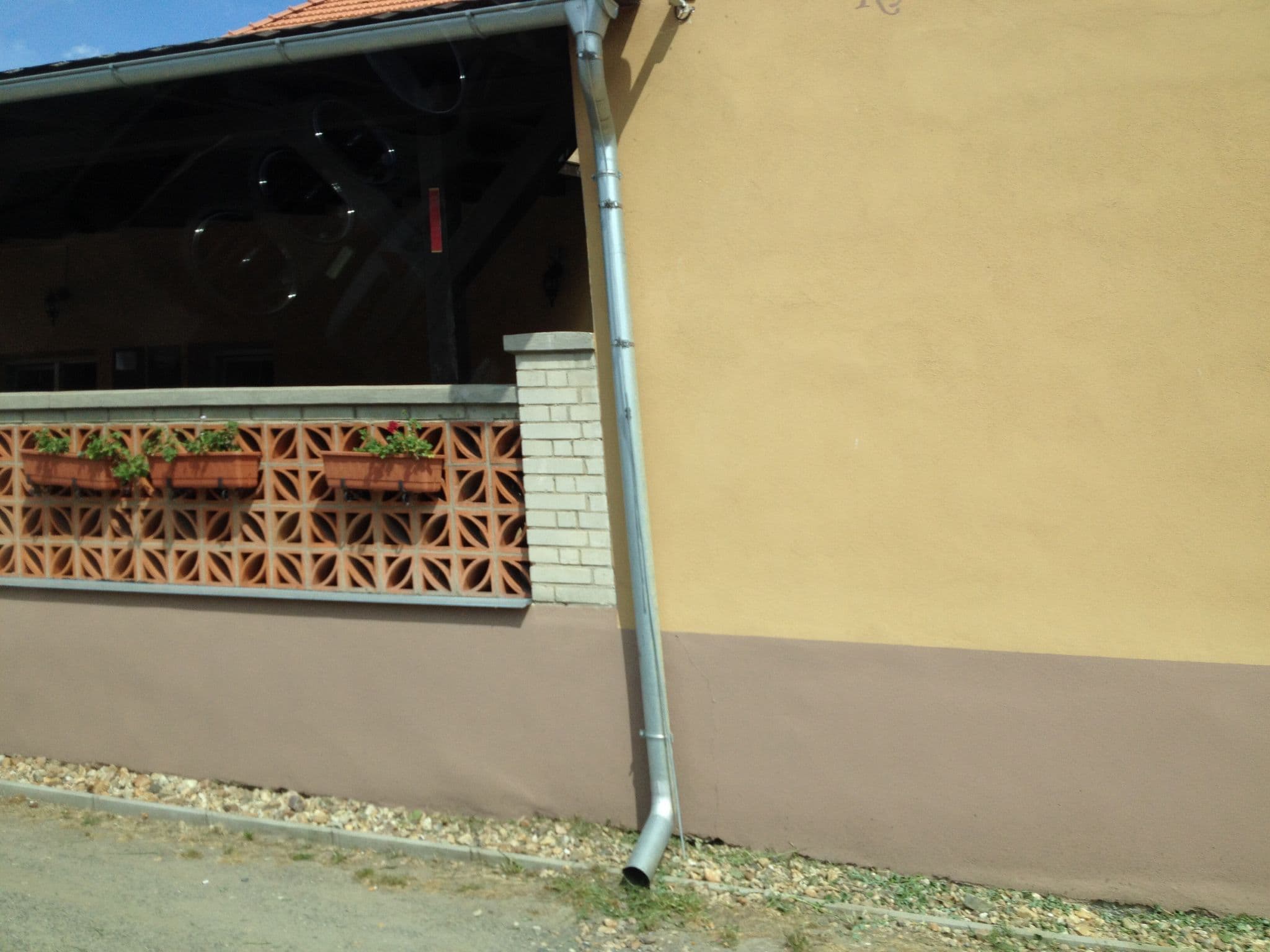 Street view near Moravský statek Strachotín, Šakvice — © walley (CC BY-SA · Mapillary)