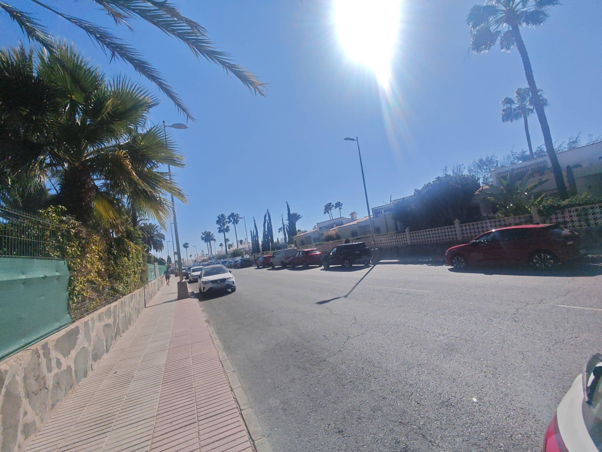 Street view near Parque Rey Carlos, Playa del Ingles — © qungo (CC BY-SA · Mapillary)