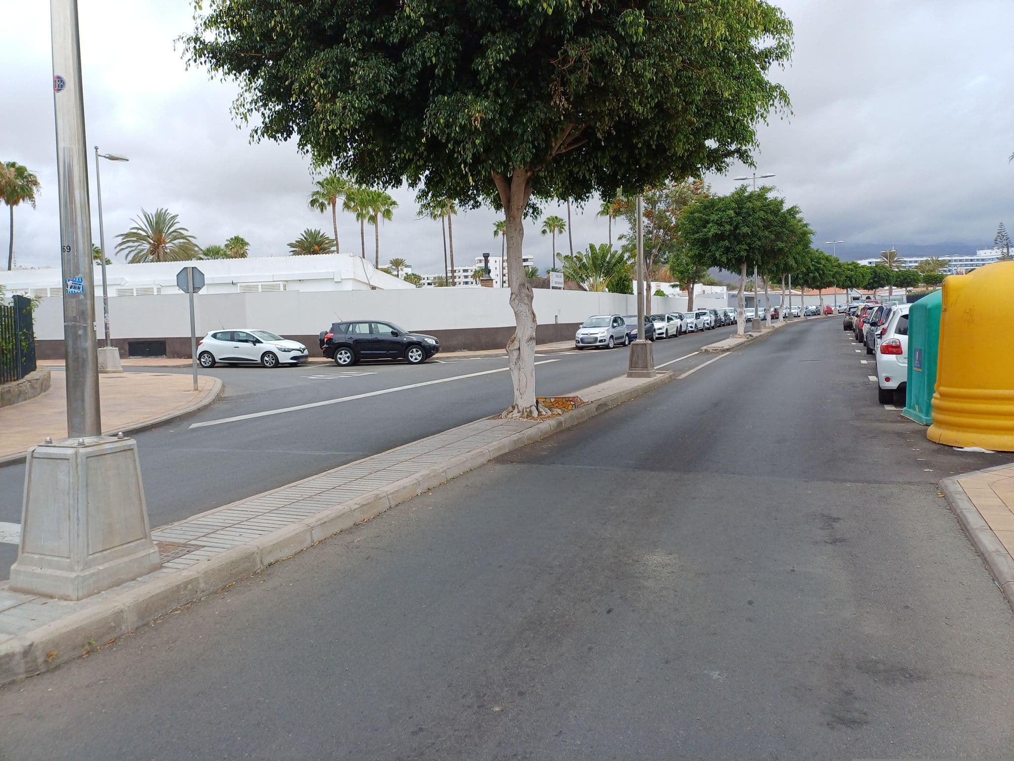 Street view near San Valentin Park, Playa del Ingles — © qungo (CC BY-SA · Mapillary)