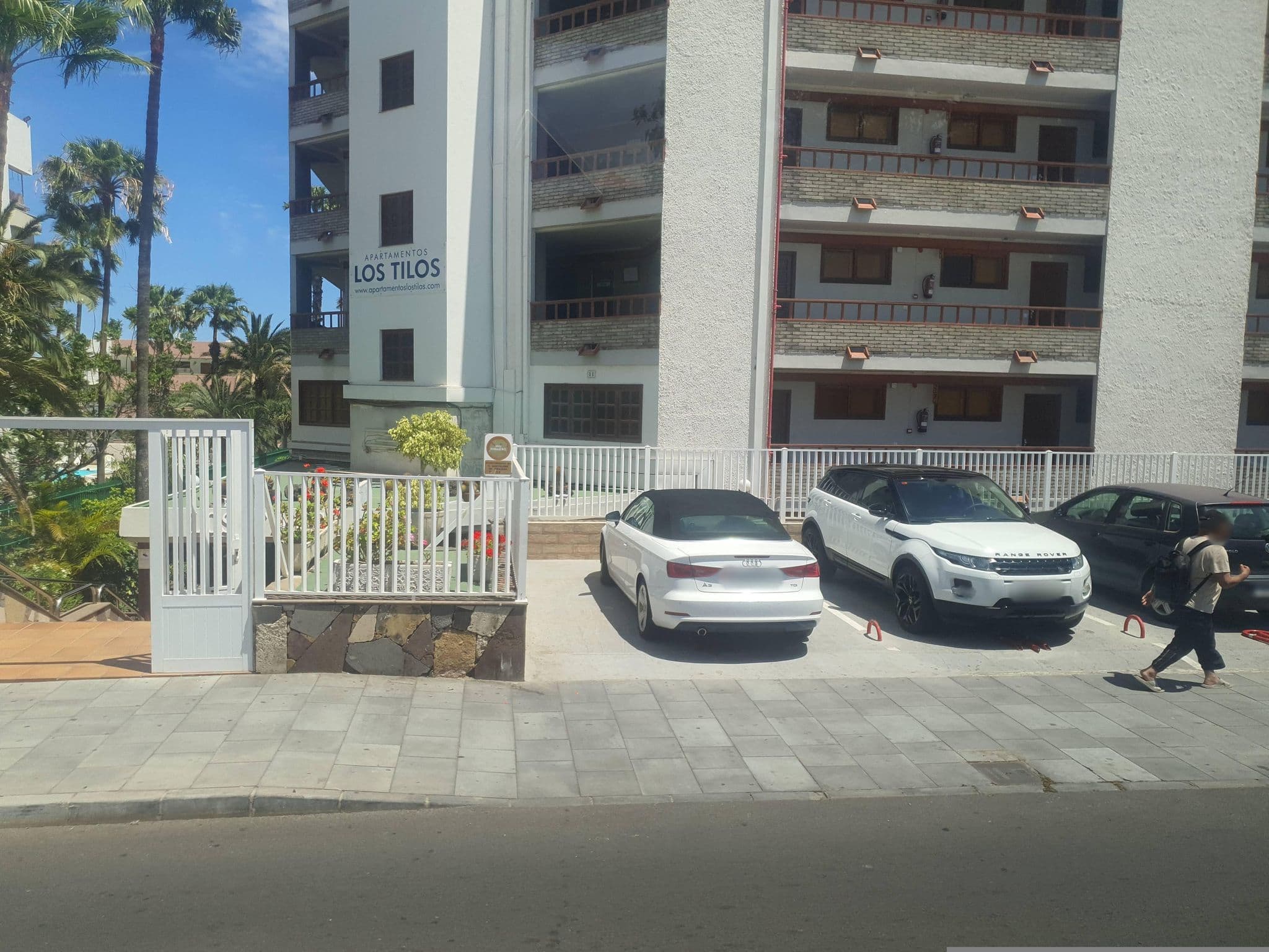 Street view near Apartamentos los Tilos, Playa del Ingles — © Ianjavier2011 (CC BY-SA · Mapillary)