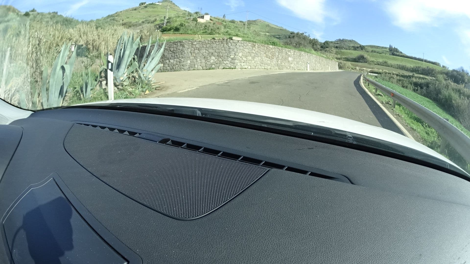 Street view near Casa Rural Cueva Hoya del Monte, Artenara — © sashazykov (CC BY-SA · Mapillary)