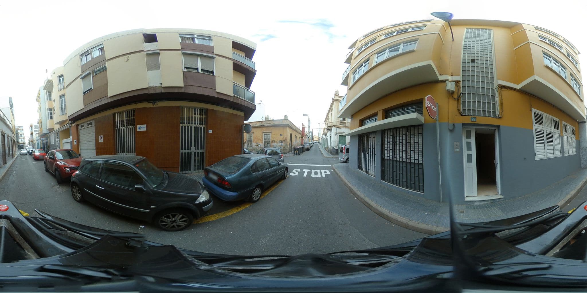 Street view near Hostal Pensión Pérez - Brar Gran Isleta, Centro — © javiersanp (CC BY-SA · Mapillary)