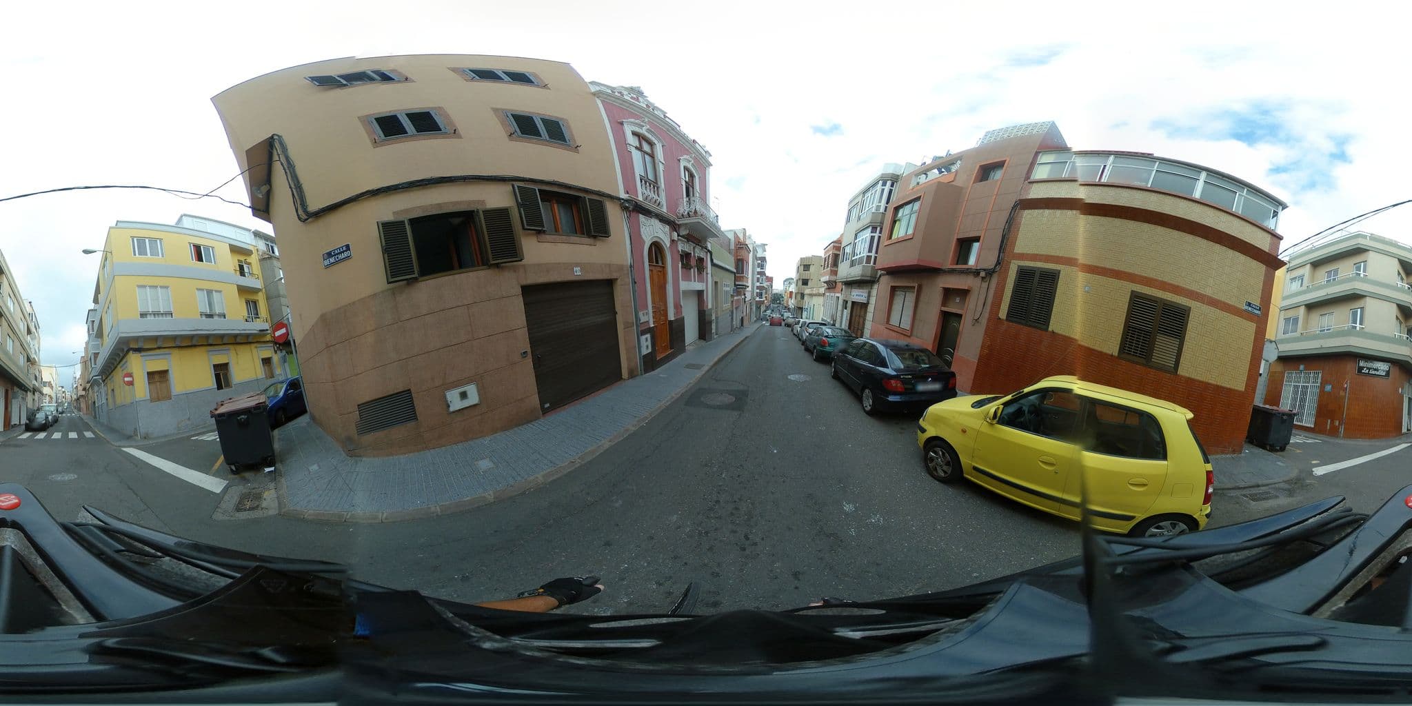 Street view near El Rincón De Los Artistas, Centro — © javiersanp (CC BY-SA · Mapillary)