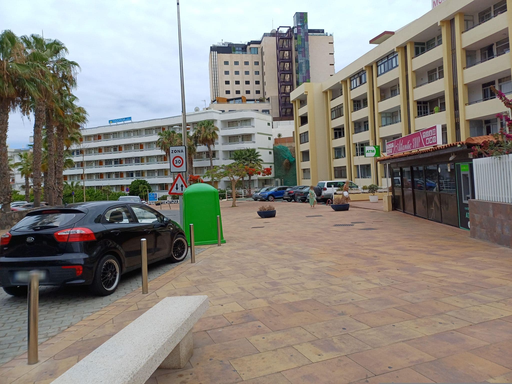 Street view near Swimming Pool Sandy Beach Hotel, Playa del Ingles — © qungo (CC BY-SA · Mapillary)