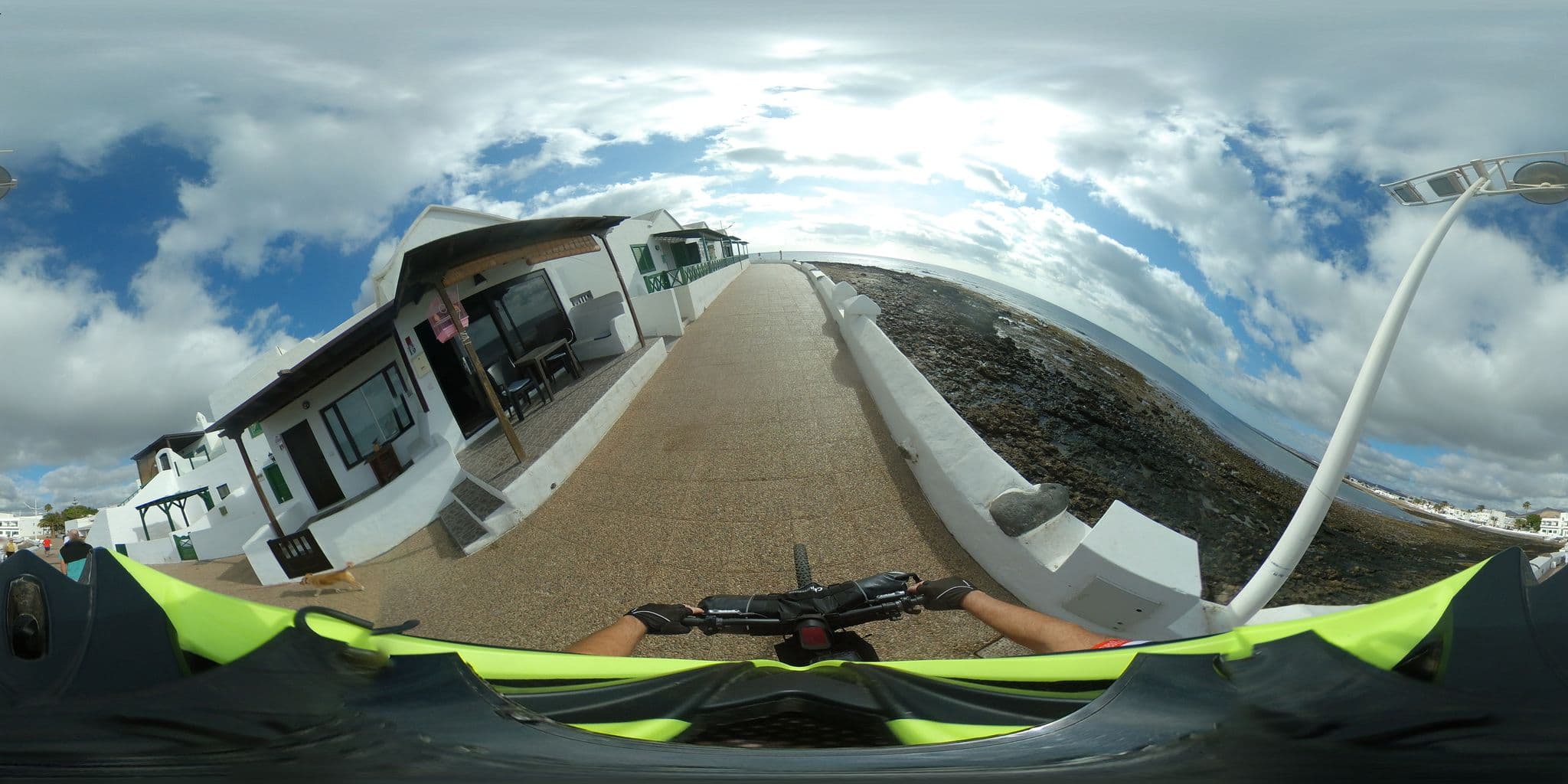 Street view near Apartamento Frente Al Mar, Arrecife — © javiersanp (CC BY-SA · Mapillary)