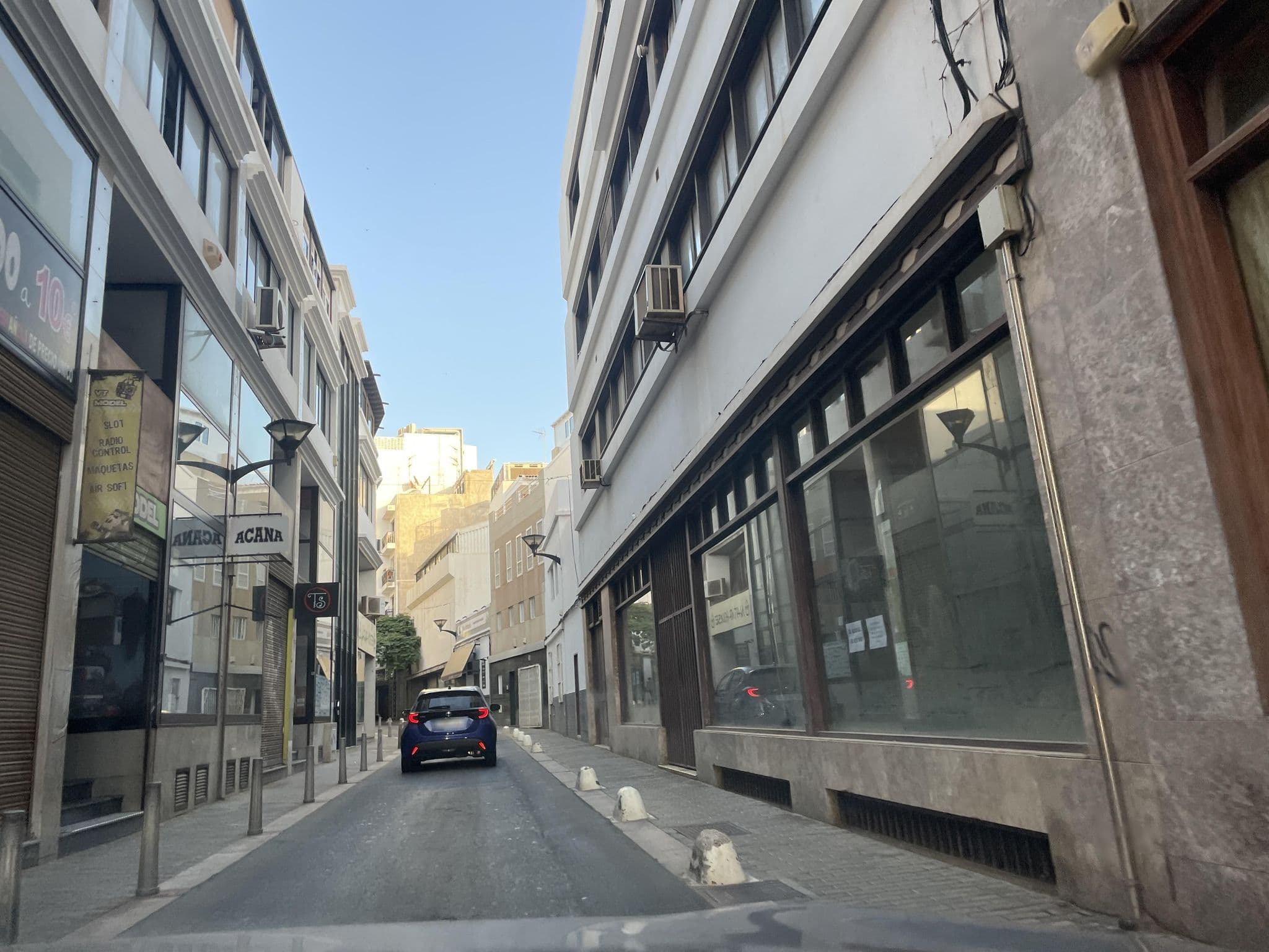 Street view near Lanzarote Palace, Arrecife — © tumblecow (CC BY-SA · Mapillary)