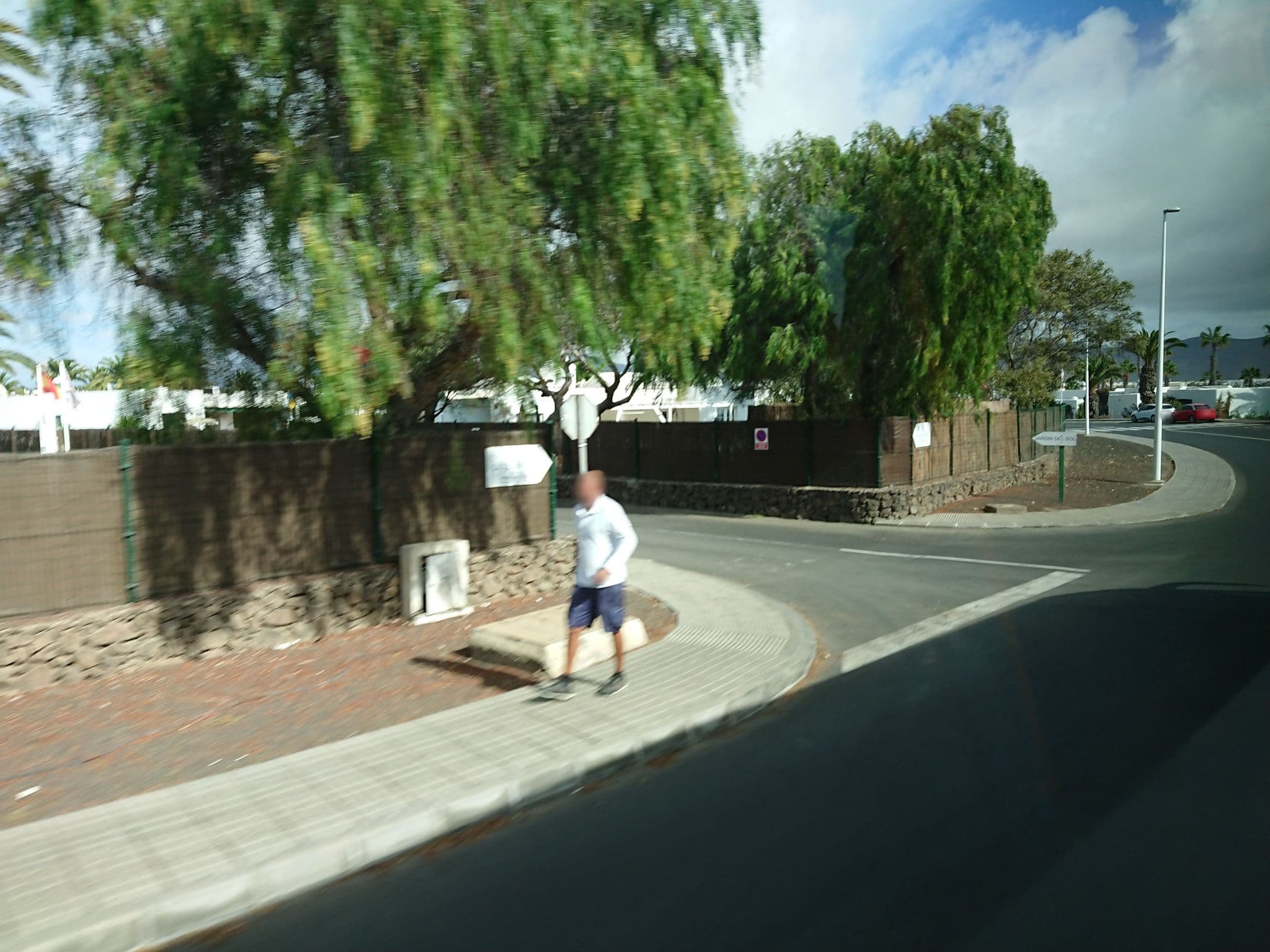 Street view near Villas Lanzasuites, Playa Blanca — © sp4rkie (CC BY-SA · Mapillary)
