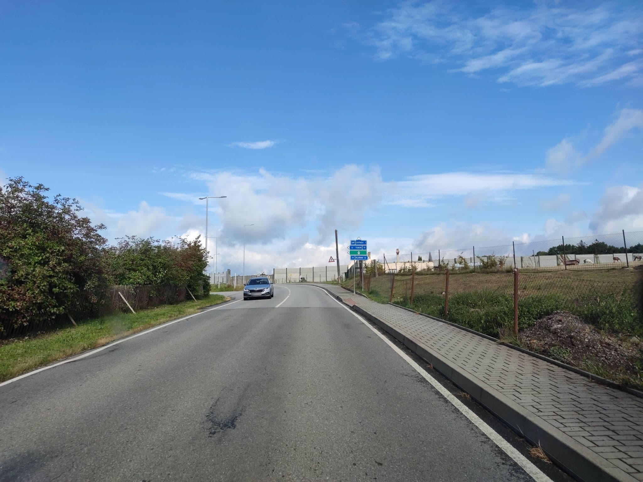 Street view near Kamenná chalupa, Chýnov — © martinpoljak (CC BY-SA · Mapillary)