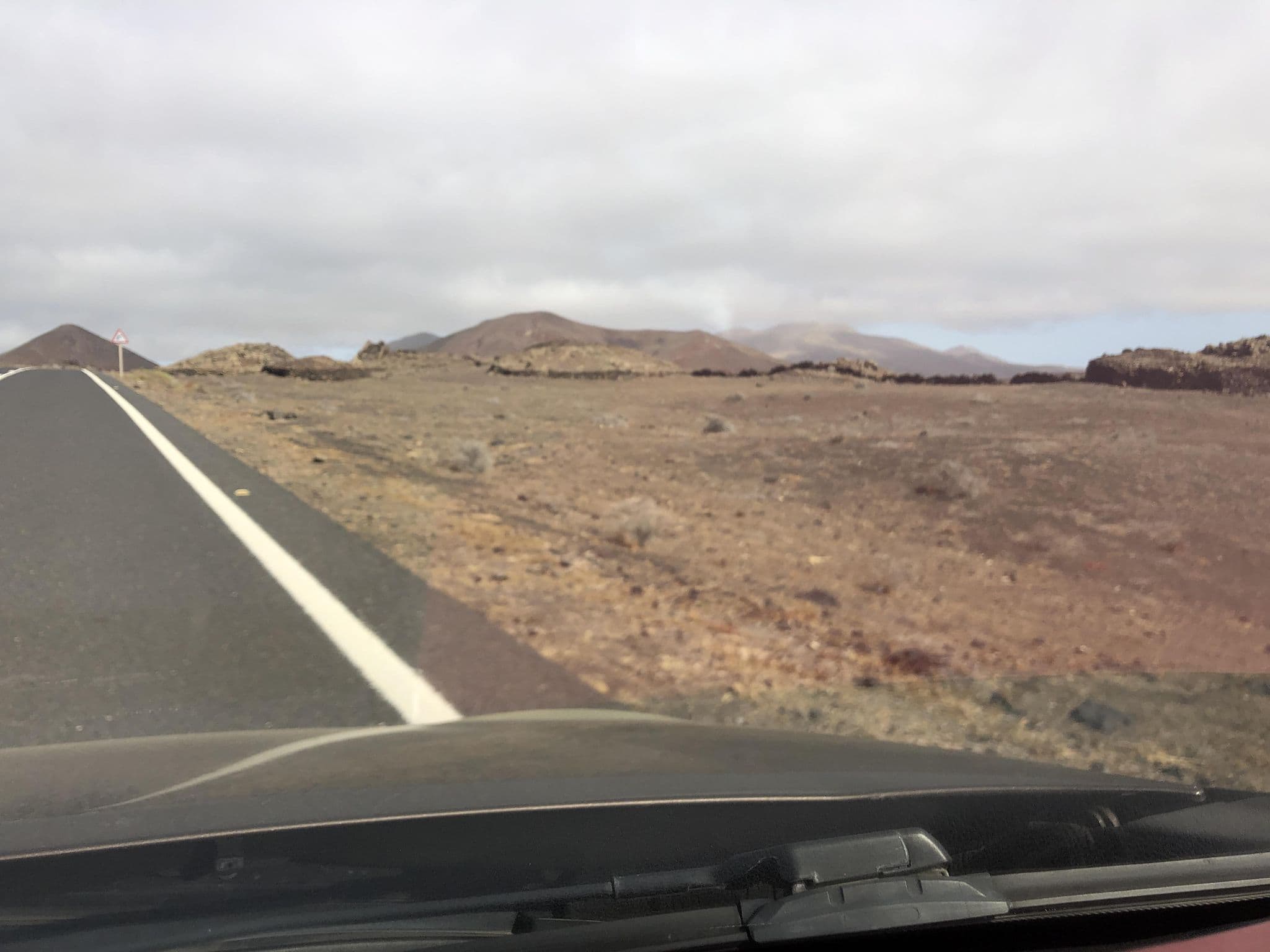 Street view near Los Calamares Villas Complex, Yaiza — © vidodoguide (CC BY-SA · Mapillary)
