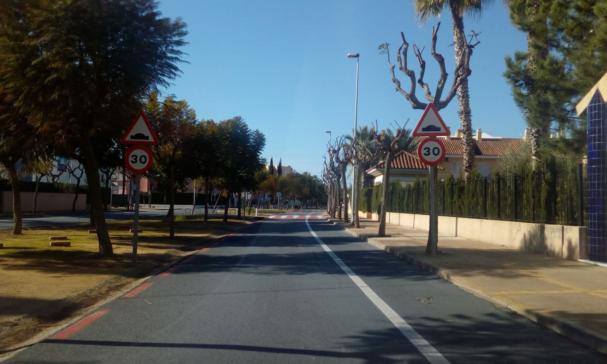 Street view near Islantur Ipanema, Islantilla — © micmin1972 (CC BY-SA · Mapillary)