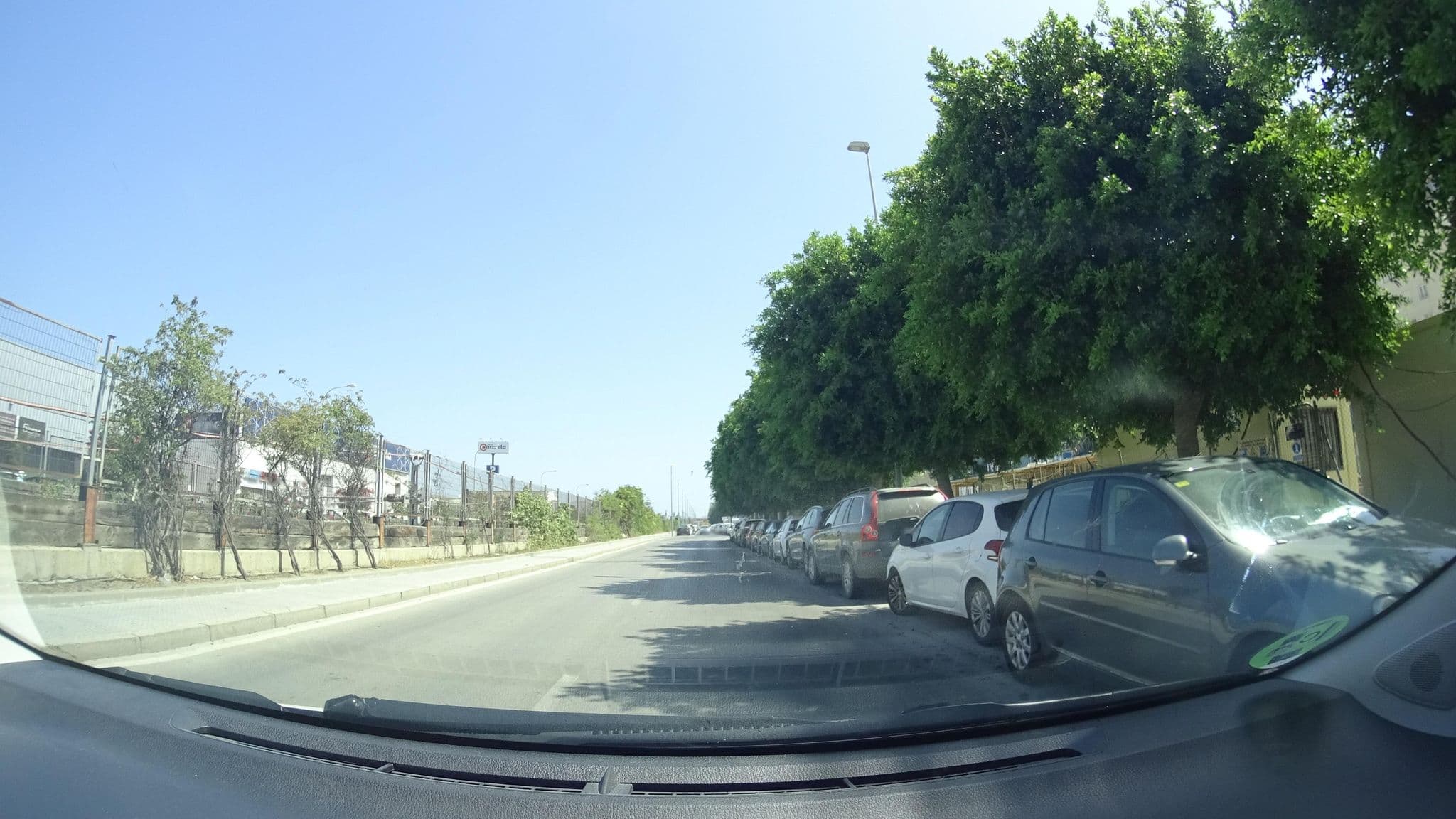 Street view near Apartamento Zona Cortadura, Cadiz — © robertogeb (CC BY-SA · Mapillary)